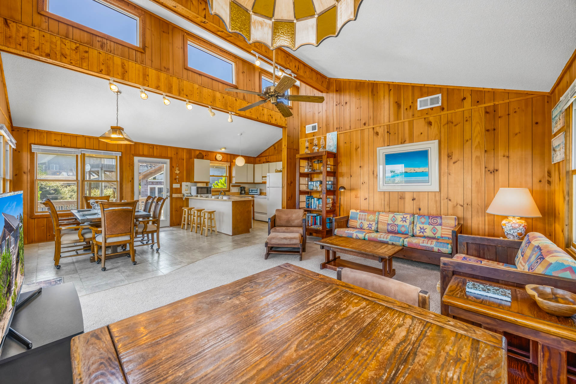 Surf Or Sound Realty 134 Aquarius Great Room 4
