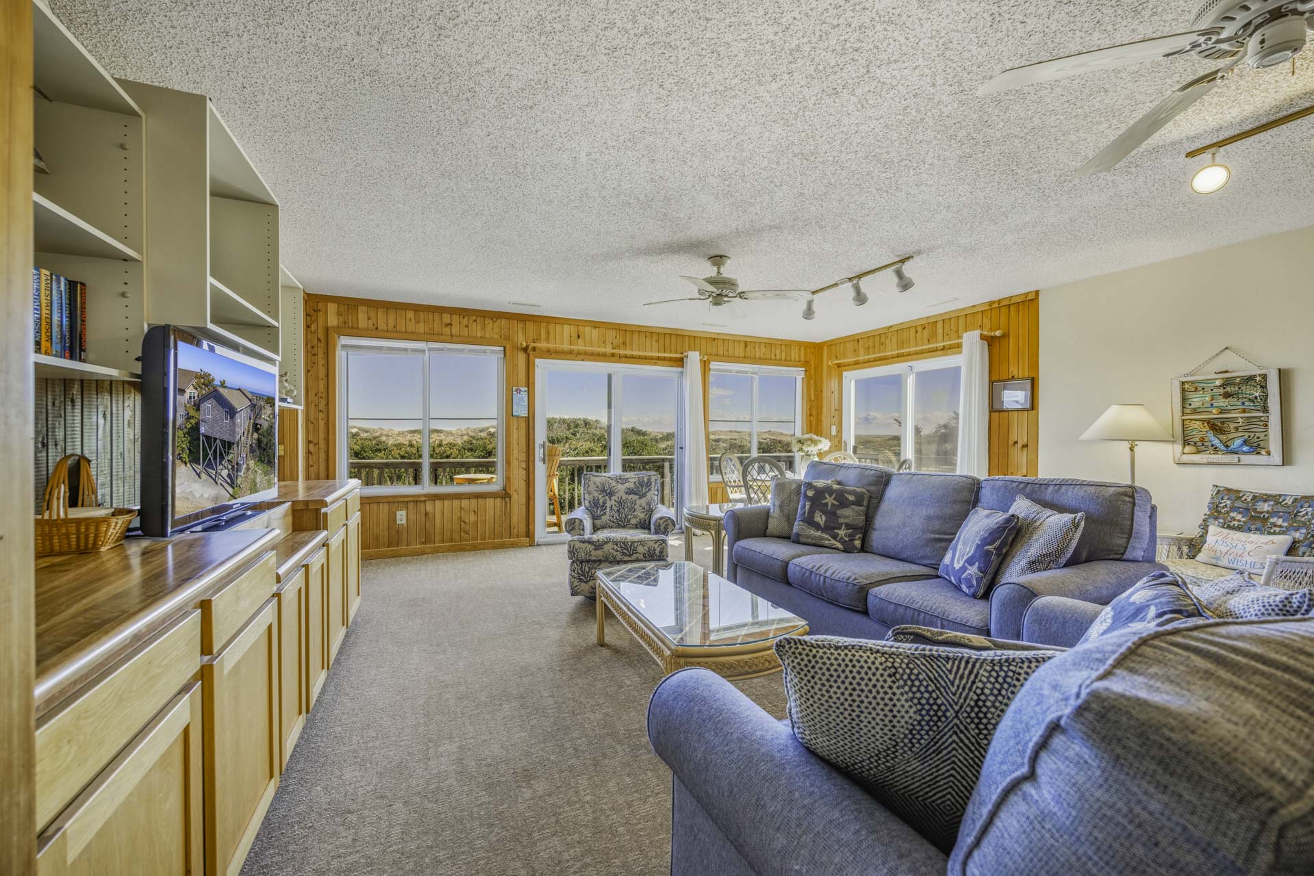 Surf Or Sound Realty 15 Driftwood Great Room 2