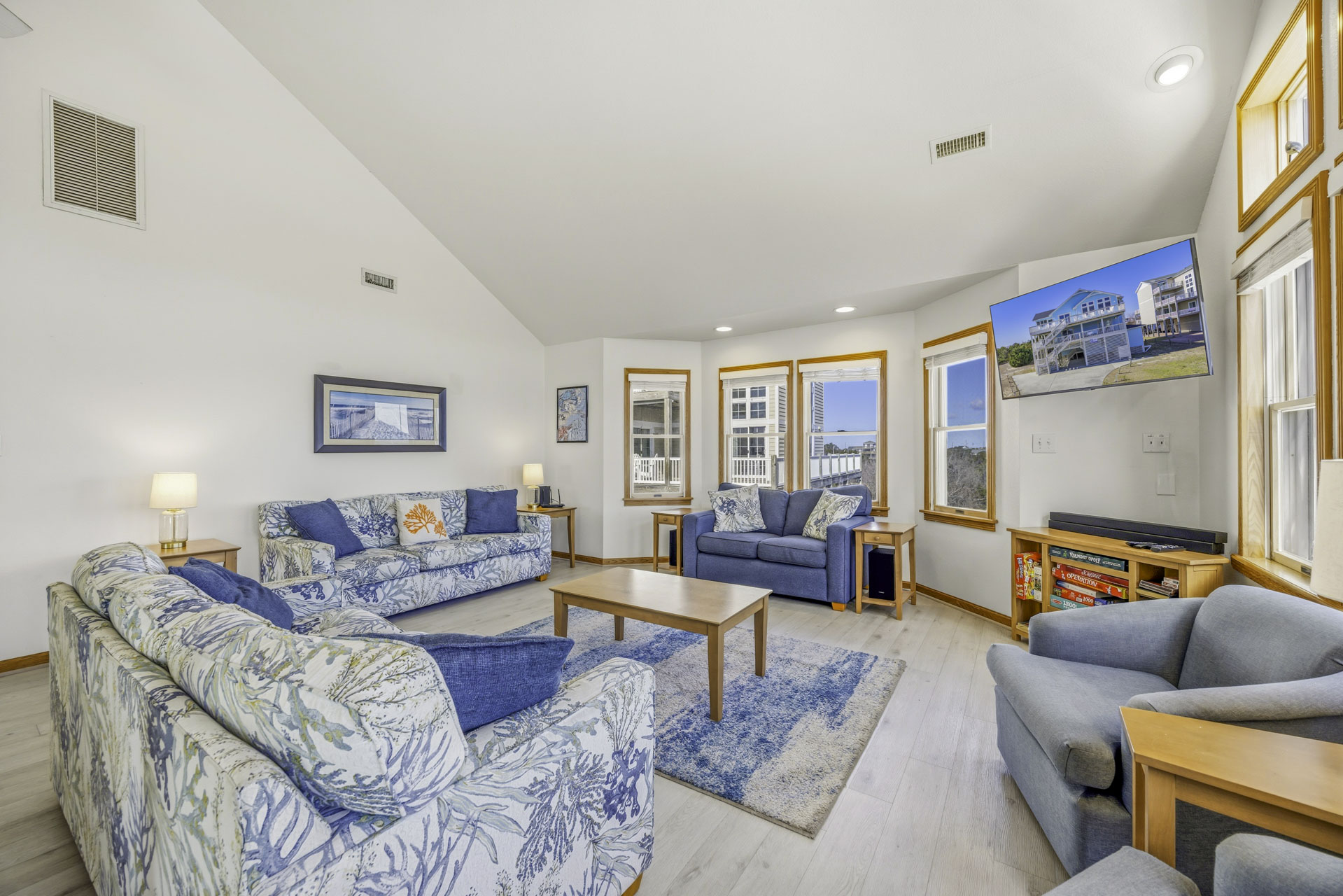 Surf Or Sound Realty 201 Blue Waves Great Room 4