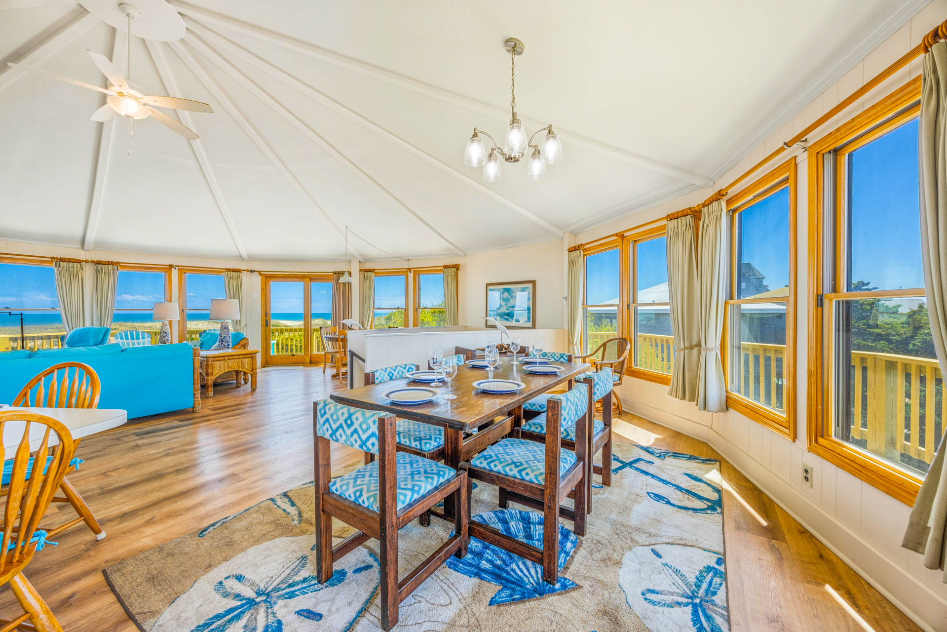 Surf Or Sound Realty 914 Cottage On The Dune Dining Area 2