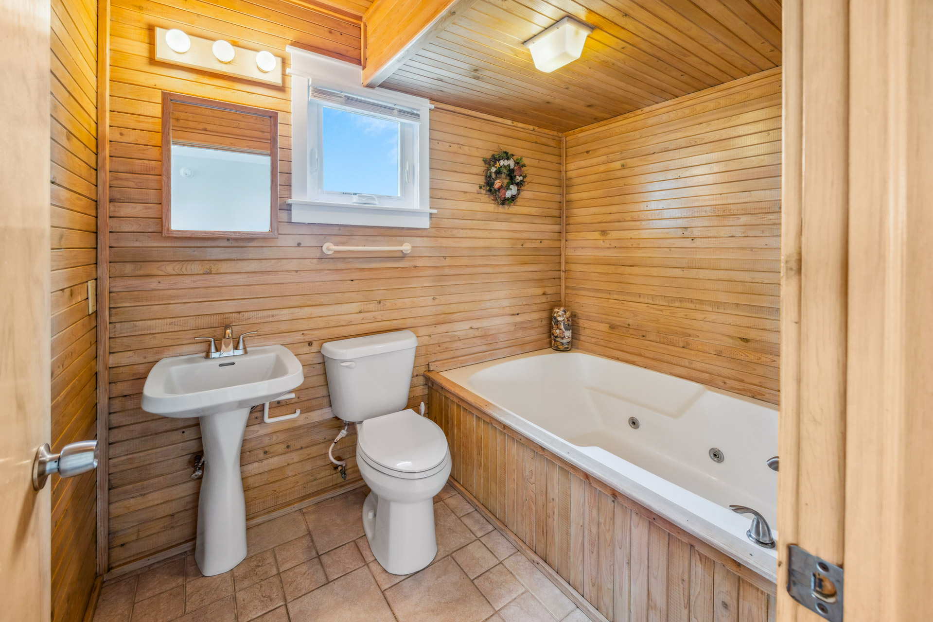 Surf Or Sound Realty 32 Ocean Escape Bedroom 3 1