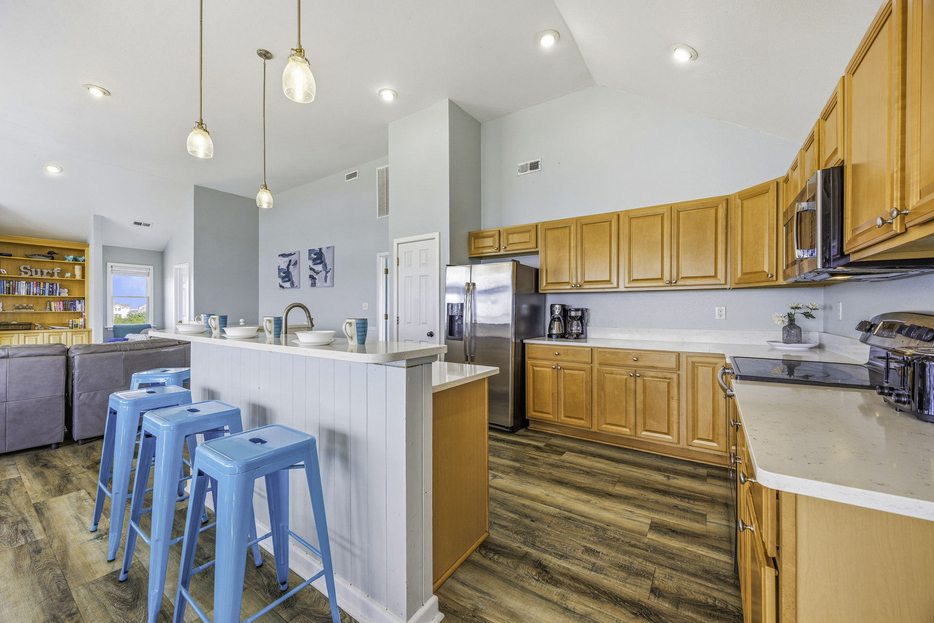 Surf Or Sound Realty 260 Gone With The Wind Kitchen 1