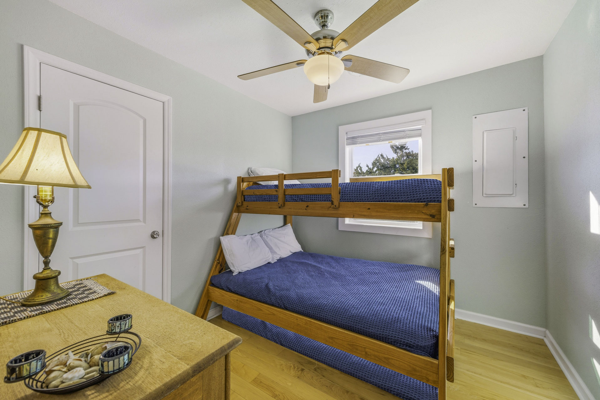 Surf Or Sound Realty 922 Soulshine Bedroom 3