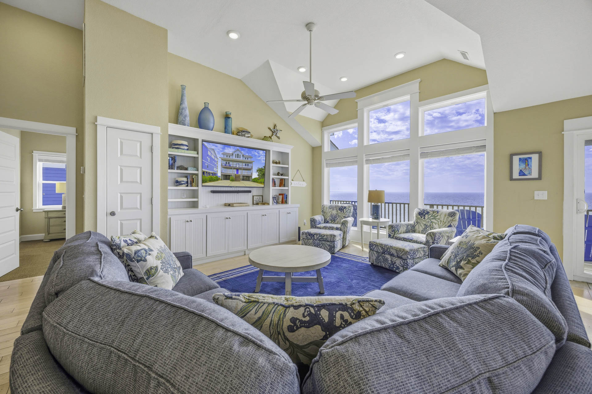 Surf Or Sound Realty 962 Blown Away Great Room 2