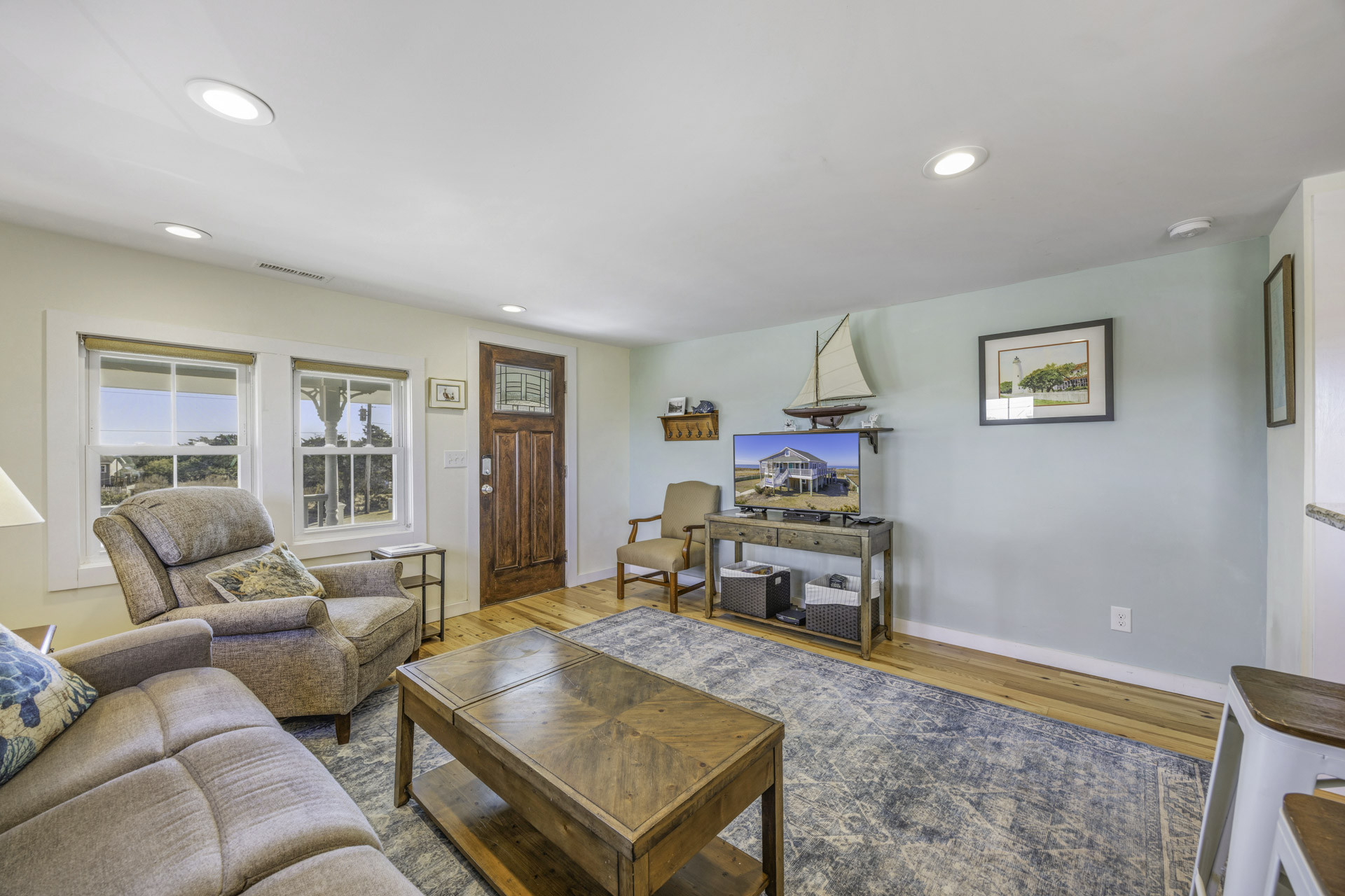 Surf Or Sound Realty 940 Bubba's Last Resort Great Room 2