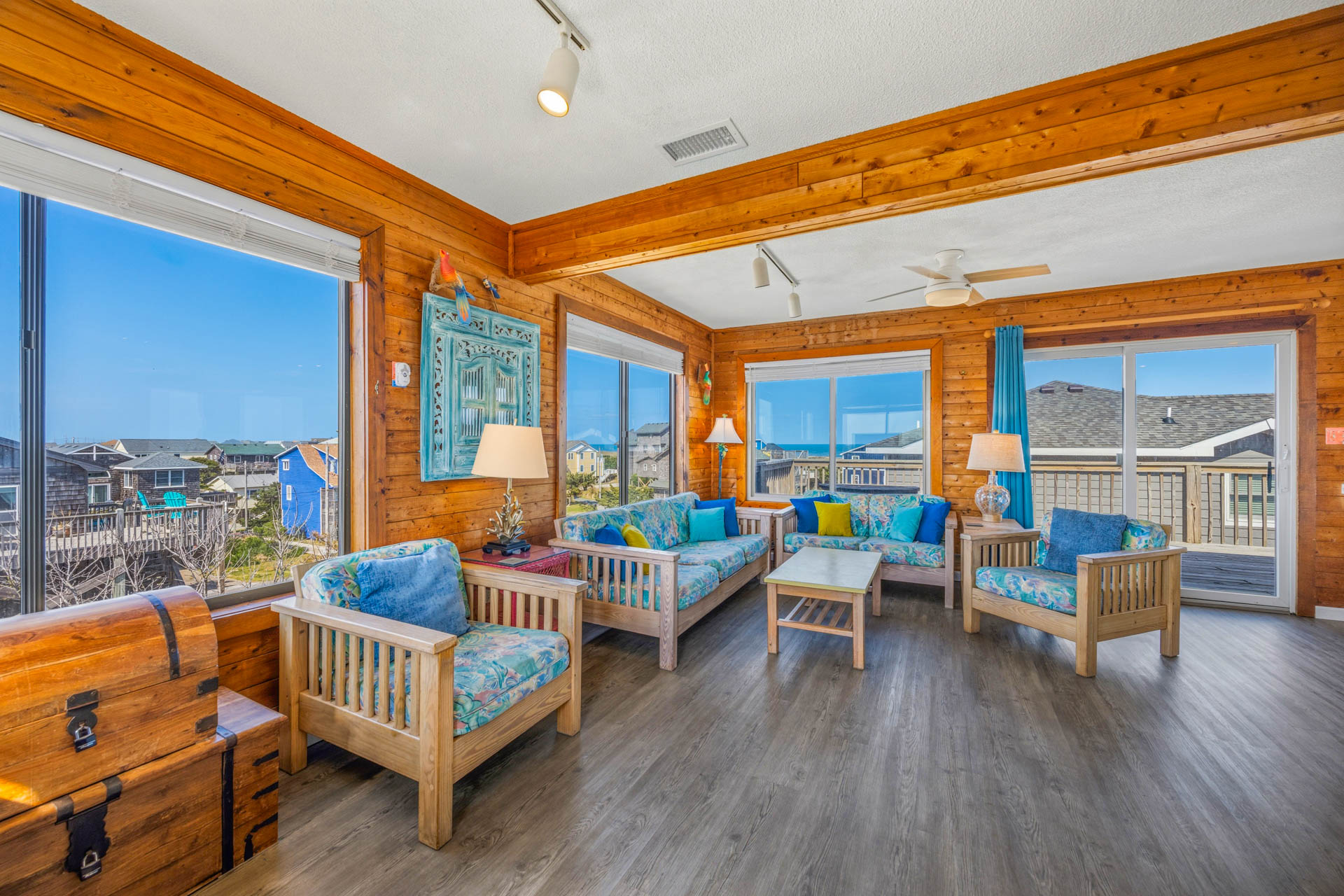 Surf Or Sound Realty 60 Bermuda Breeze Great Room 1