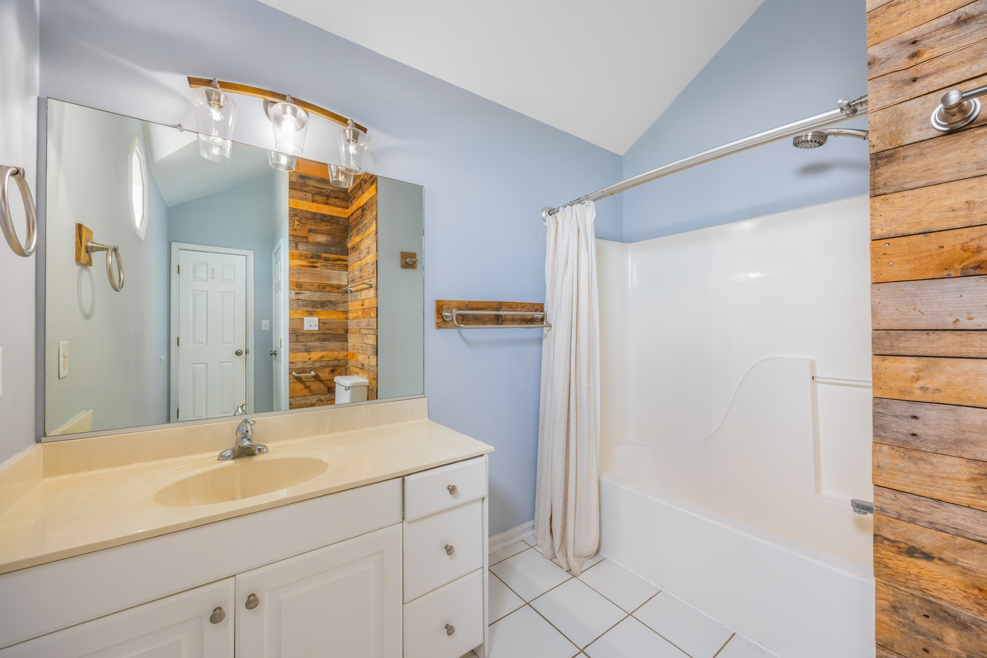 Surf Or Sound Realty 506 Sounds Frisky Bedroom 1 3
