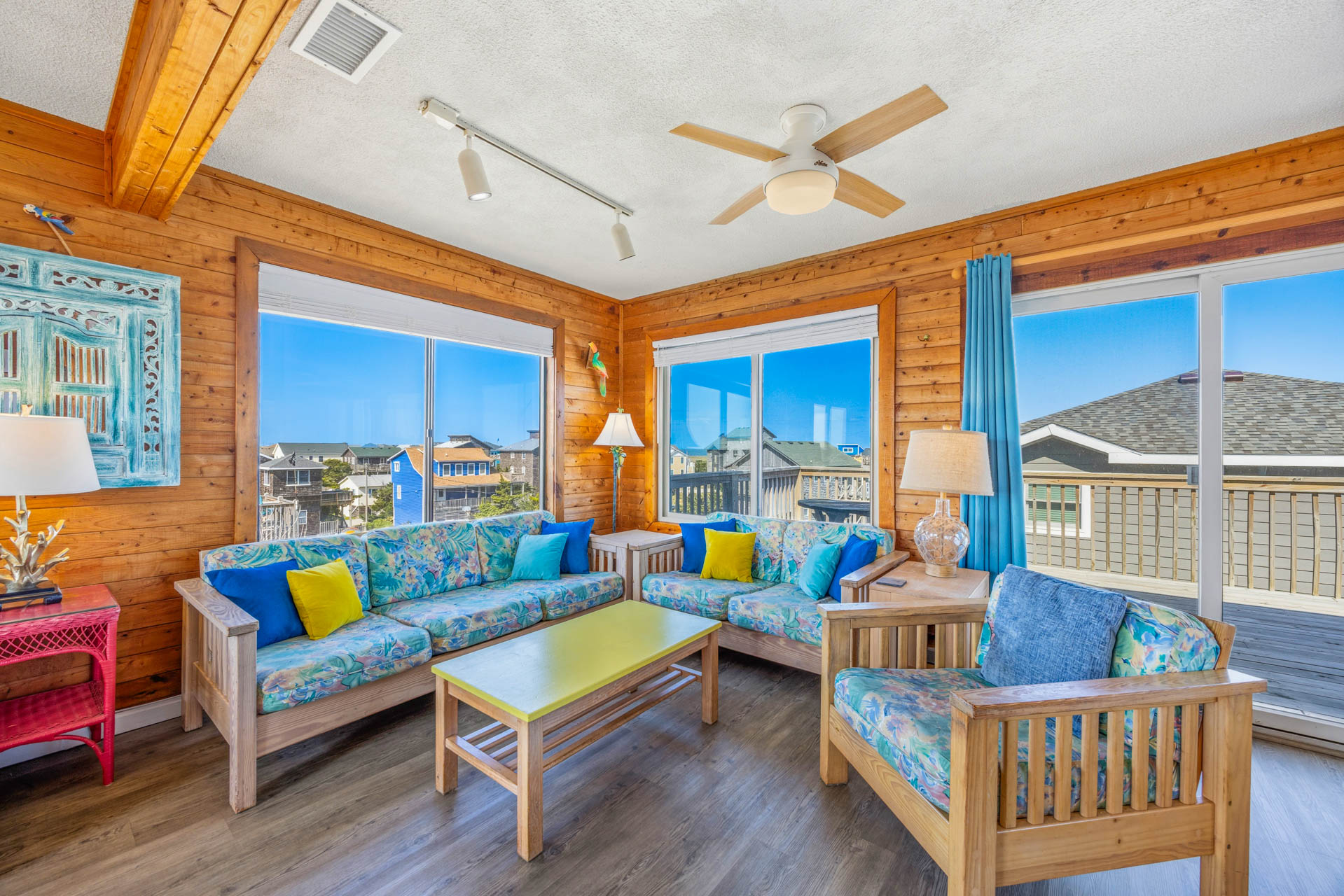Surf Or Sound Realty 60 Bermuda Breeze Great Room 3