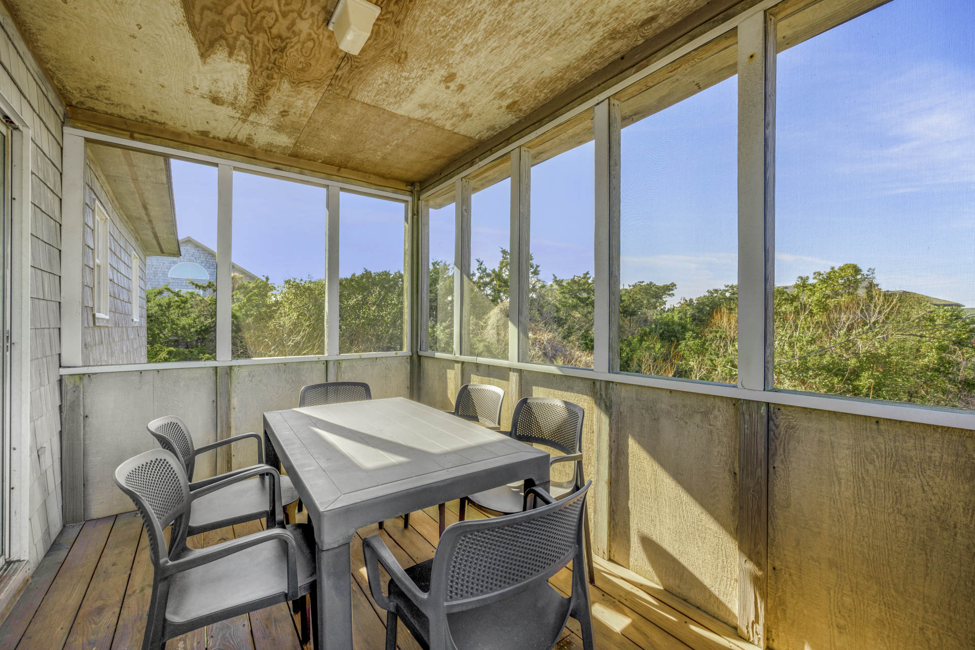 Surf Or Sound Realty 113 Sea Biscuit Screened Porch