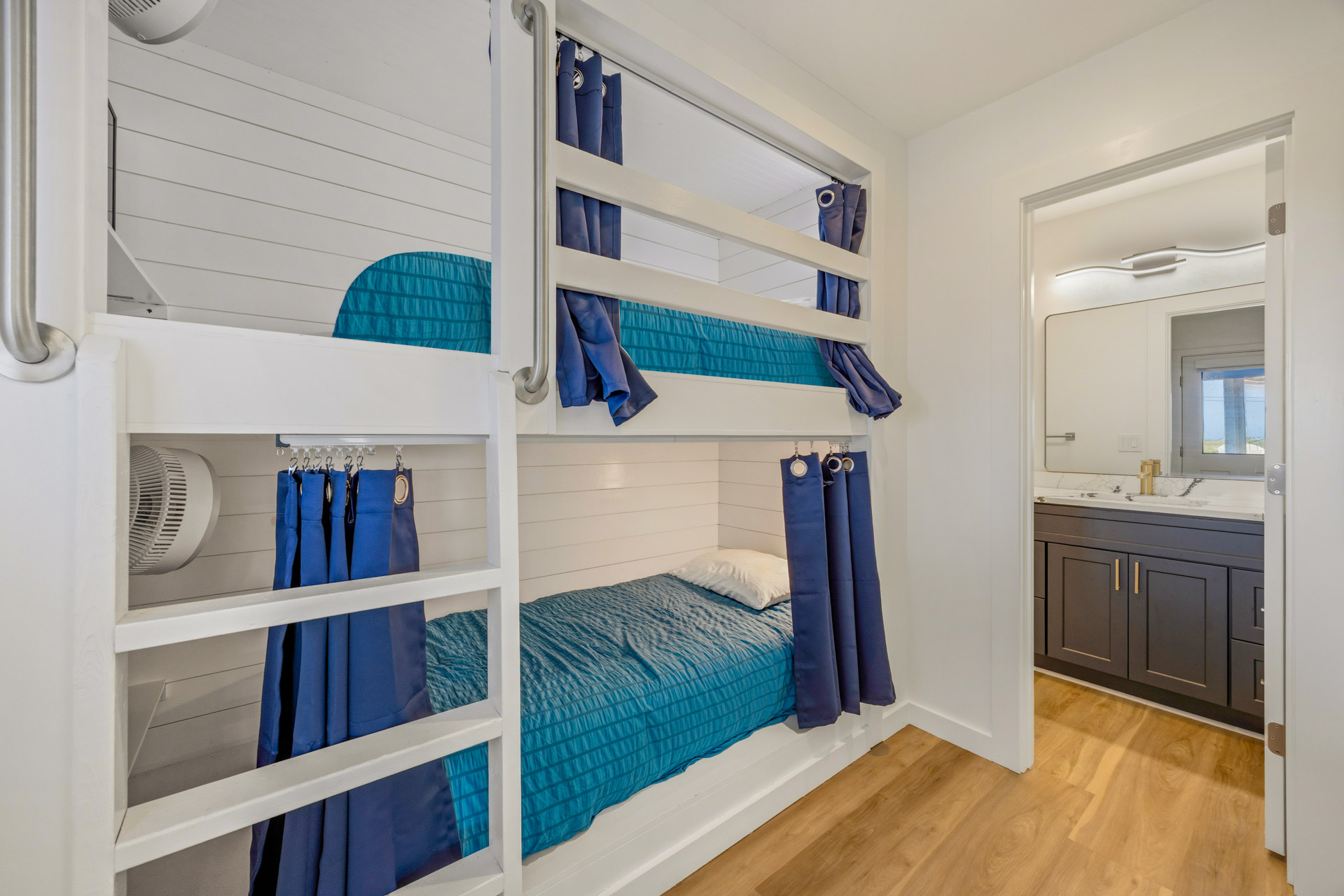 Surf Or Sound Realty 1245 Blue Wahoo Bedroom 5 1