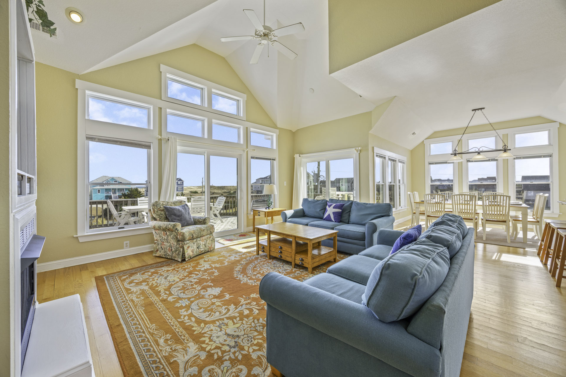 Surf Or Sound Realty 264 Splish Splash Great Room 1