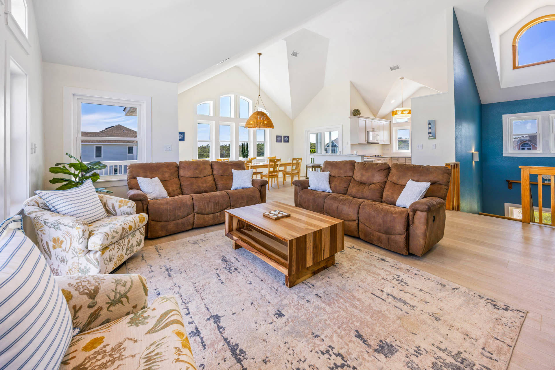 Surf Or Sound Realty 330 Legasea Great Room 2