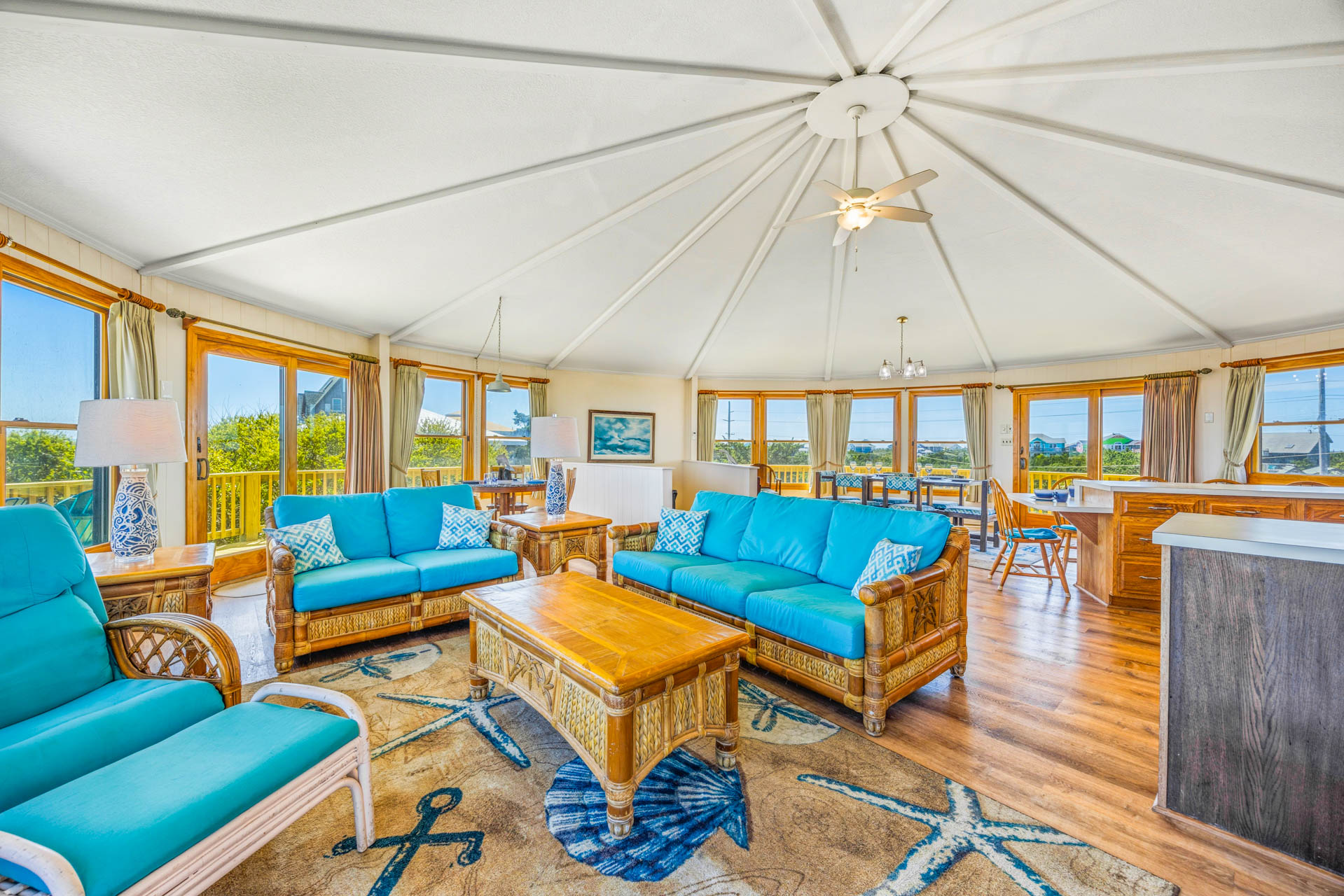 Surf Or Sound Realty 914 Cottage On The Dune Great Room 4