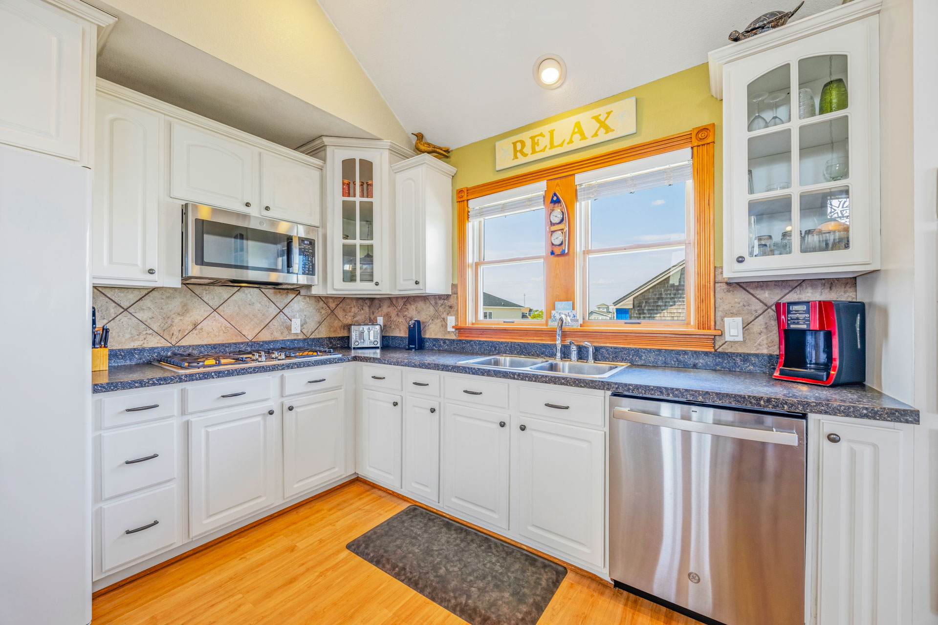 Surf Or Sound Realty 460 Freebird Kitchen 1