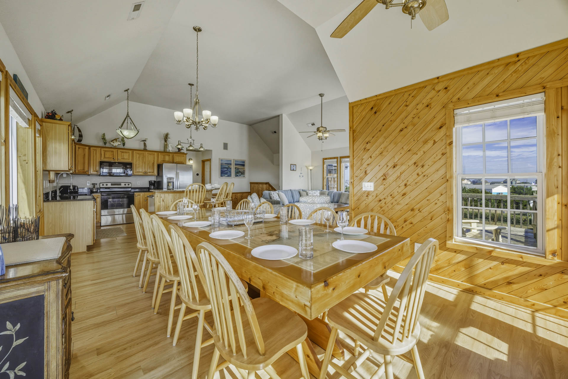 Surf Or Sound Realty 1047 LV 2 Kite Dining Area 3