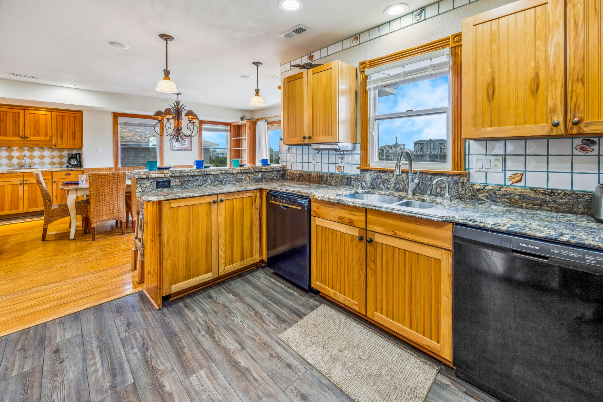 Surf Or Sound Realty 594 Hatteras Escape Kitchen 5