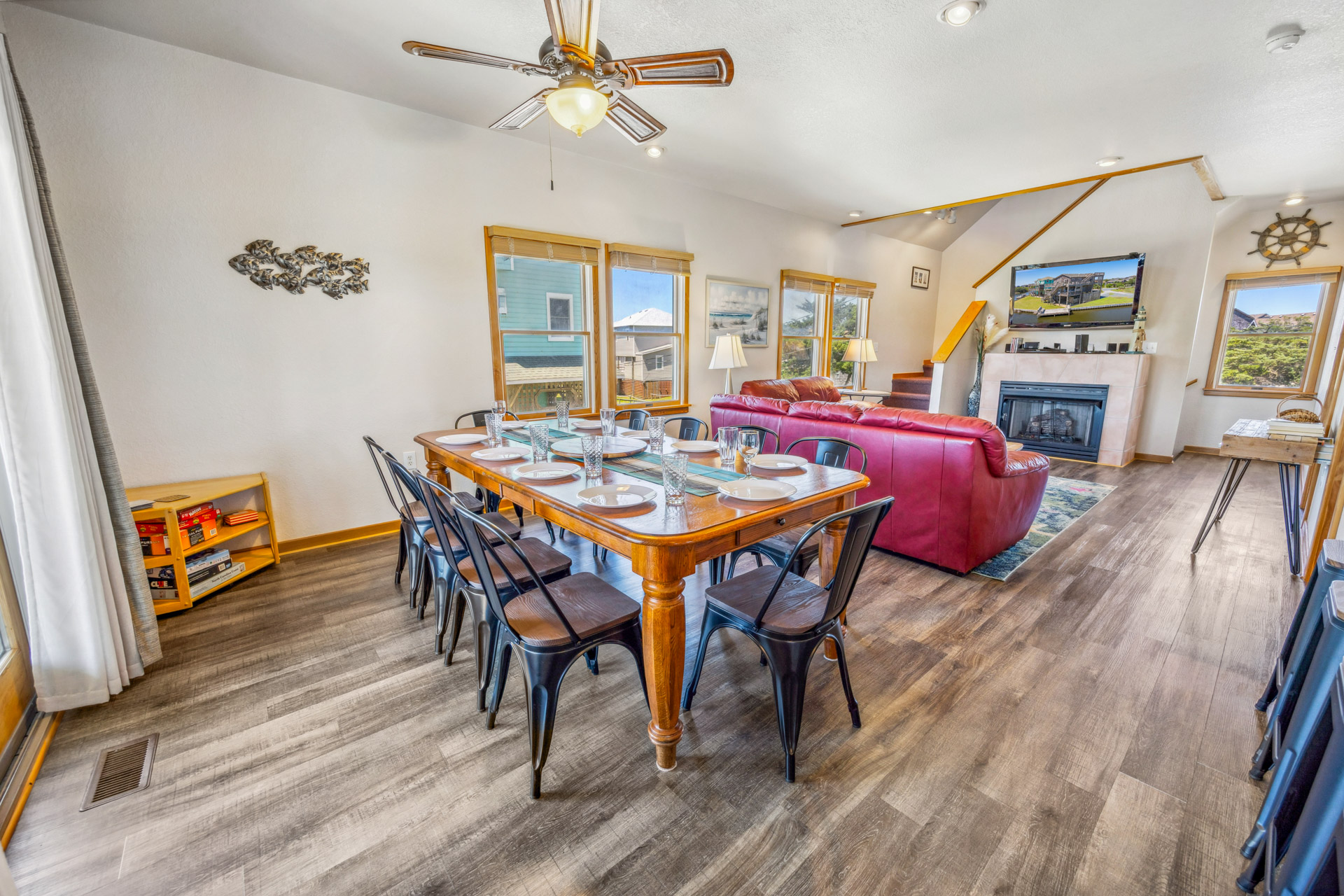 Surf Or Sound Realty 623 Castn Crew Dining Area 2
