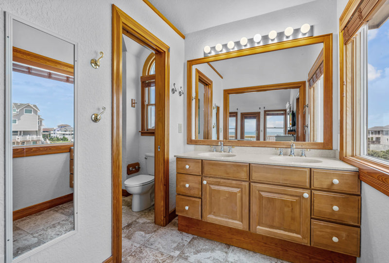 Moonglade 1 Surf or Sound