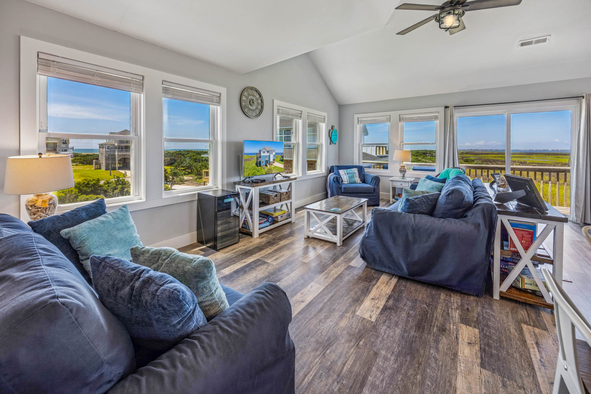 Surf Or Sound Realty 506 Sounds Frisky Great Room 1