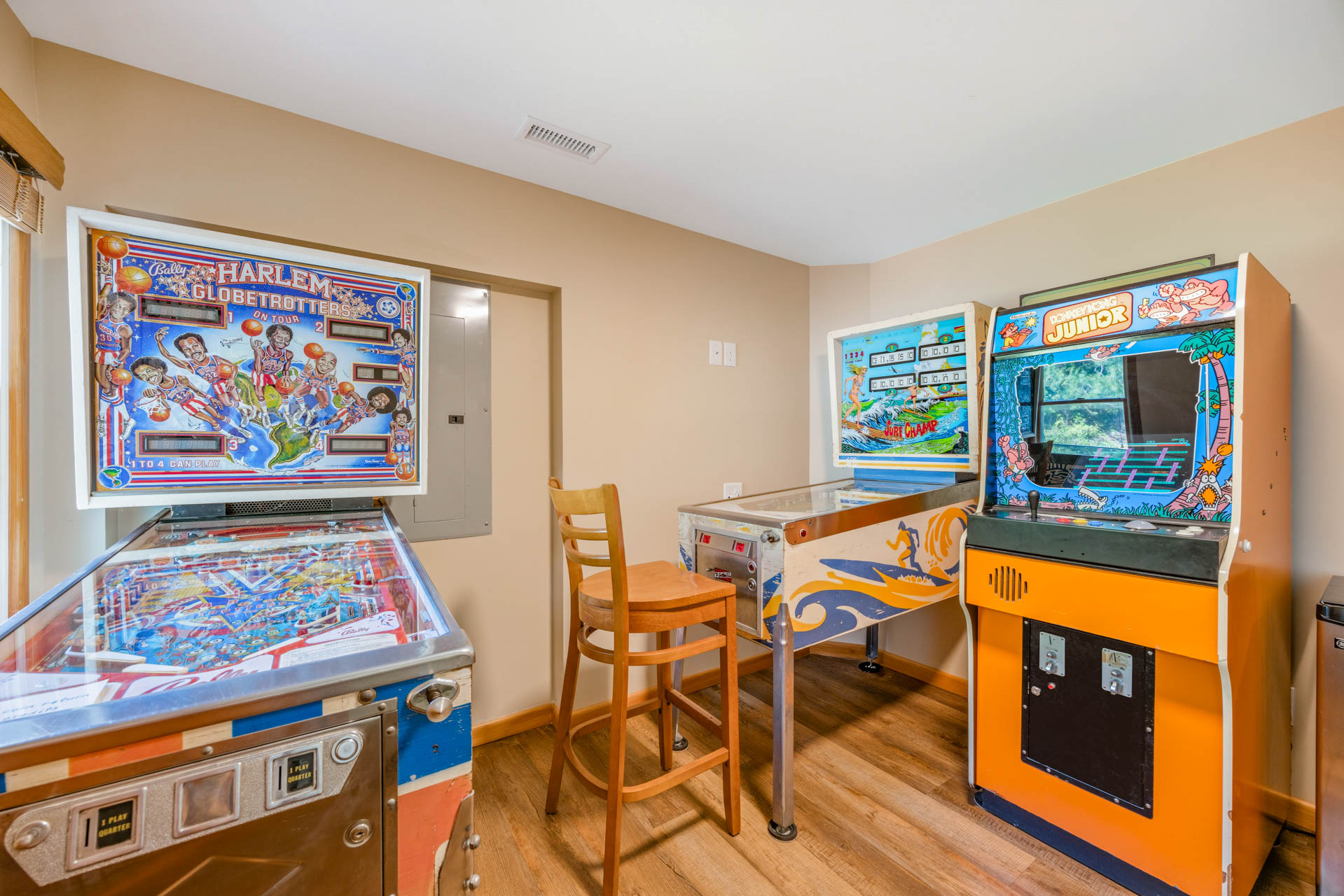 Surf Or Sound Realty 96 Ocean Vista Game Room 2