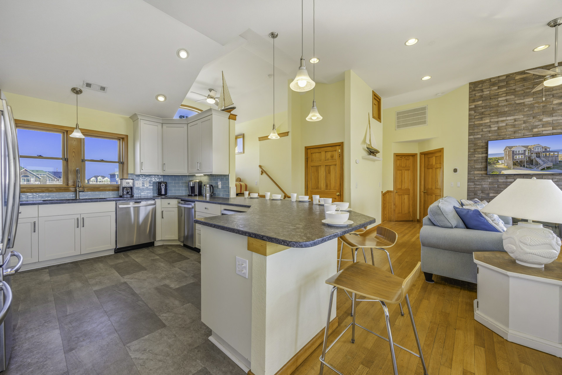 Surf Or Sound Realty 481 Sweet Tranquility Kitchen 4