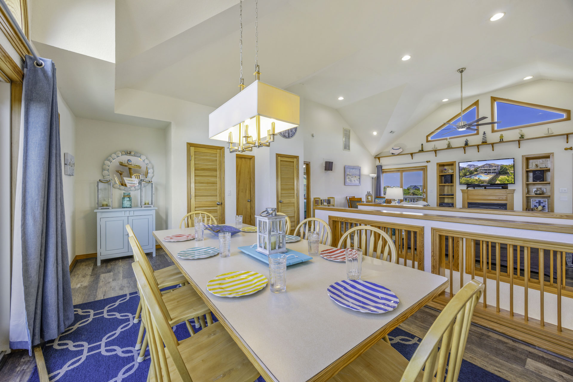 Surf Or Sound Realty 393 Sandfiddler Dining Area 4