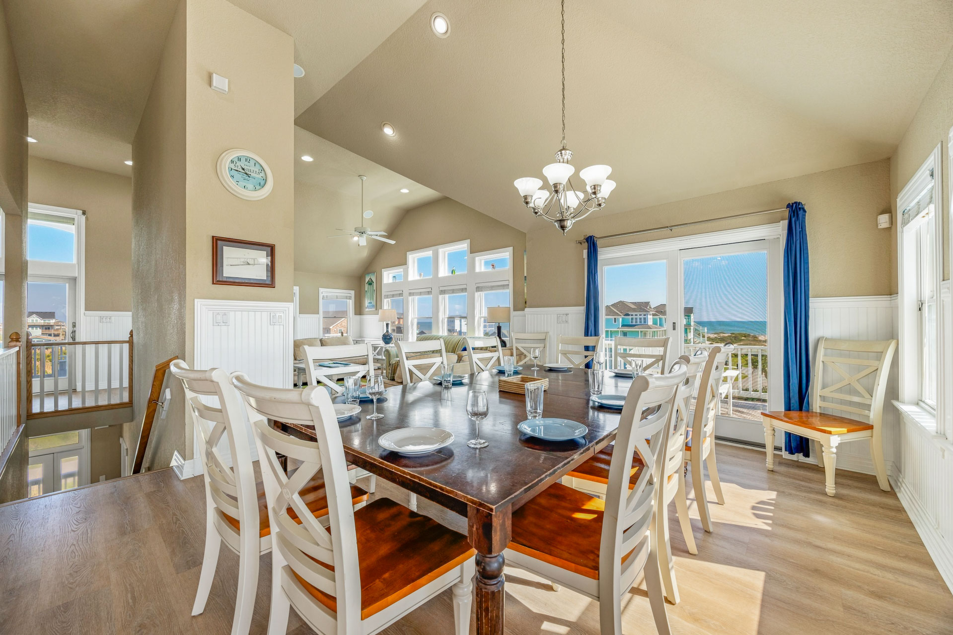 Surf Or Sound Realty 569 Cape Winds Dining Area 2