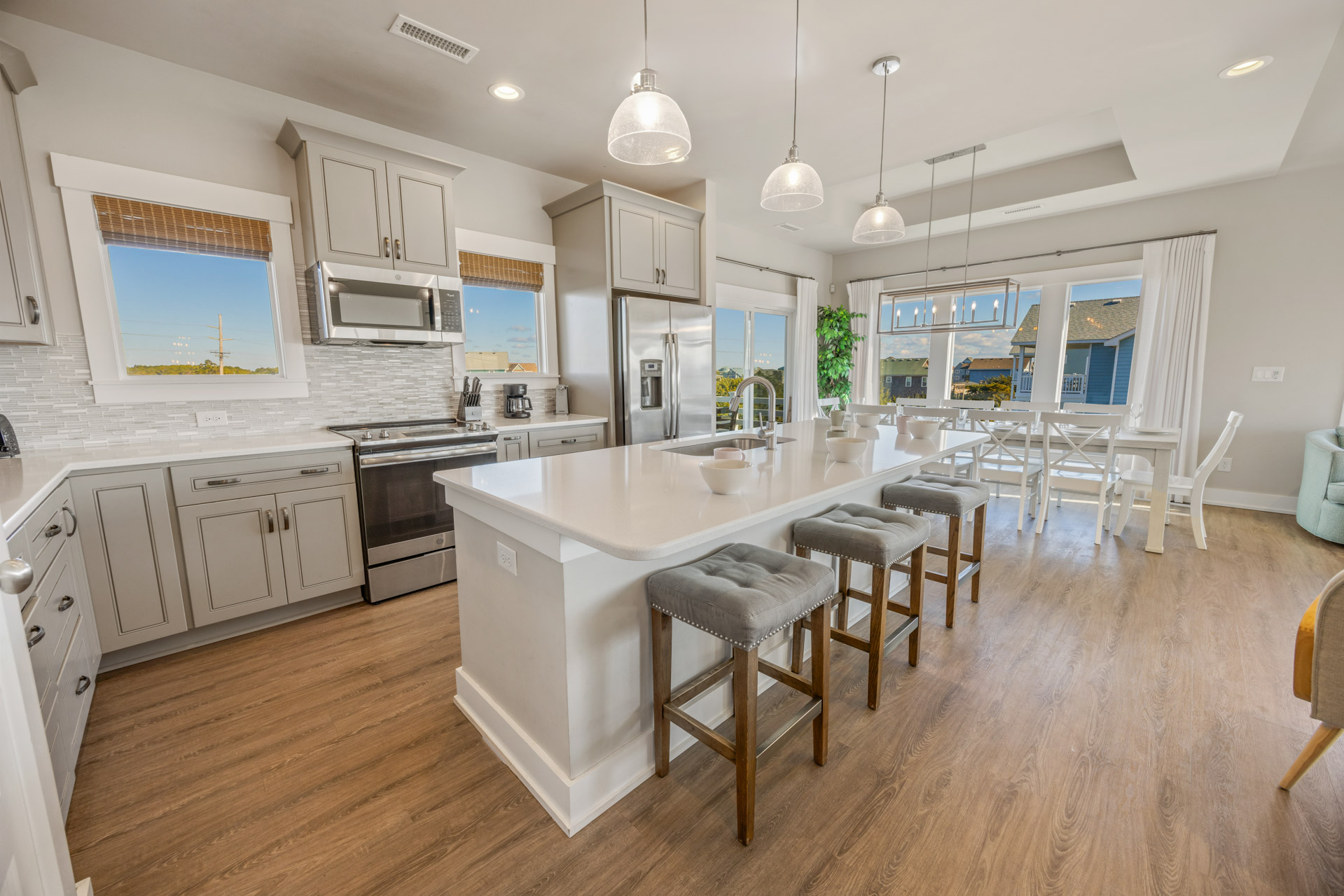Surf Or Sound Realty 1219 Lunasea Kitchen 3