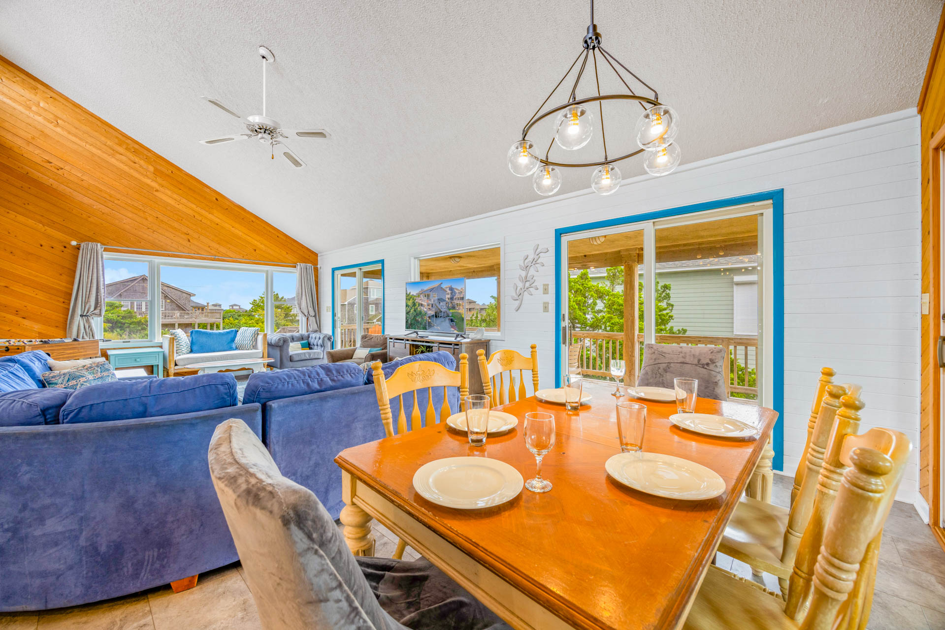 Surf Or Sound Realty 1216 Seaglasses Dining Area 4