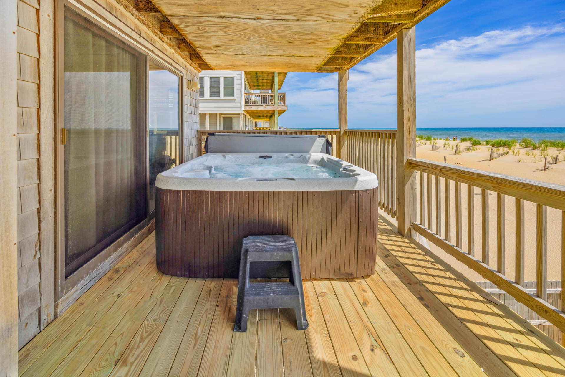 Surf Or Sound Realty 1214 Dream Gables Hot Tub 1