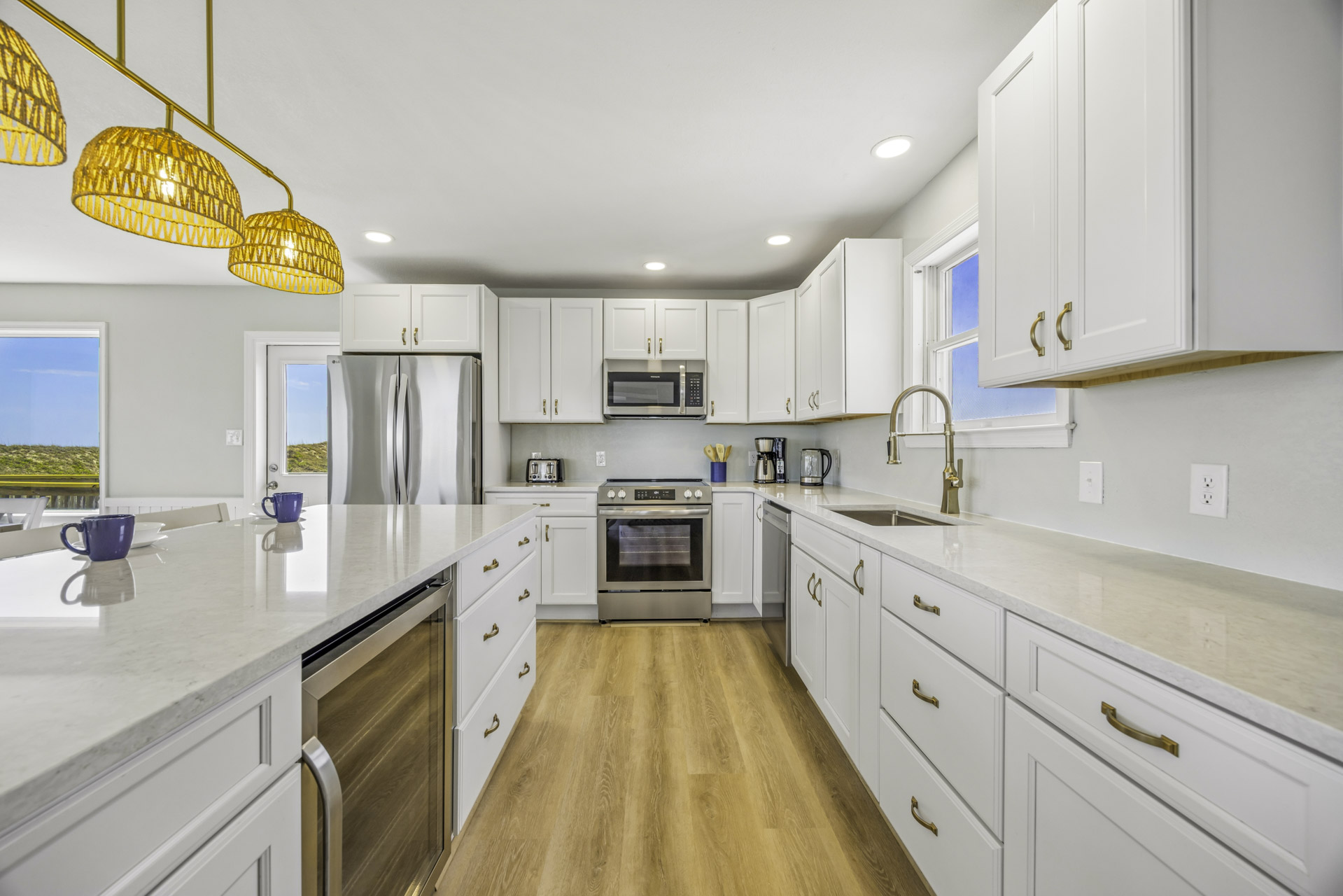 Surf Or Sound Realty 85 Suntana Kitchen 5