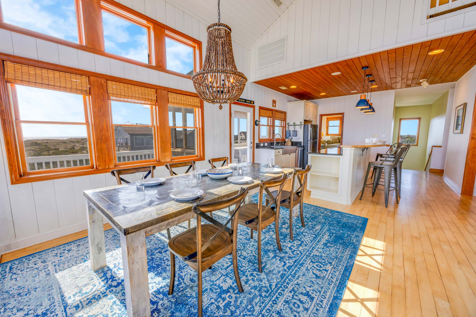 Surf Or Sound Realty 377 Hatteras Moon Dining Area 3