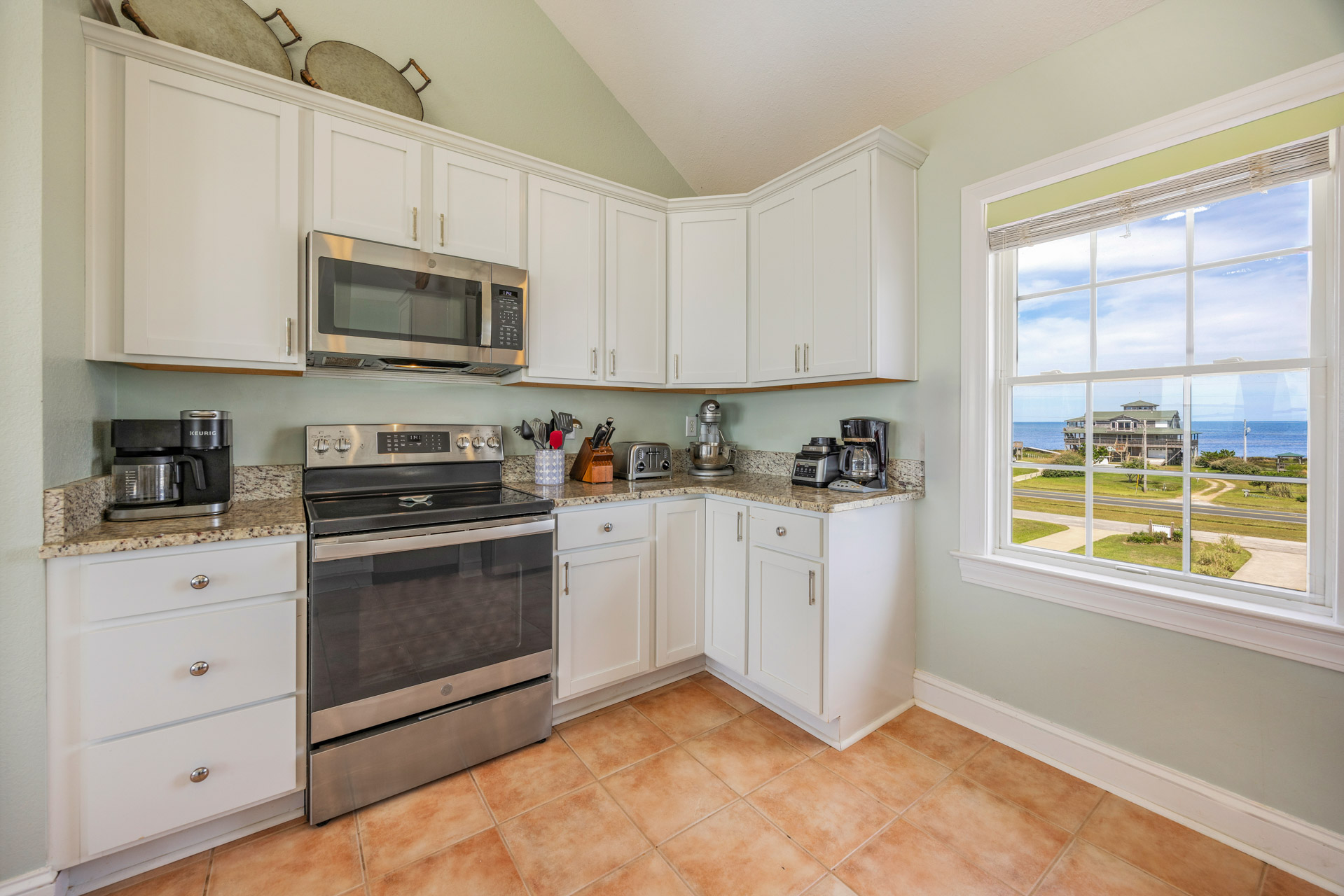 Surf Or Sound Realty 785 Loggerhead Kitchen 6