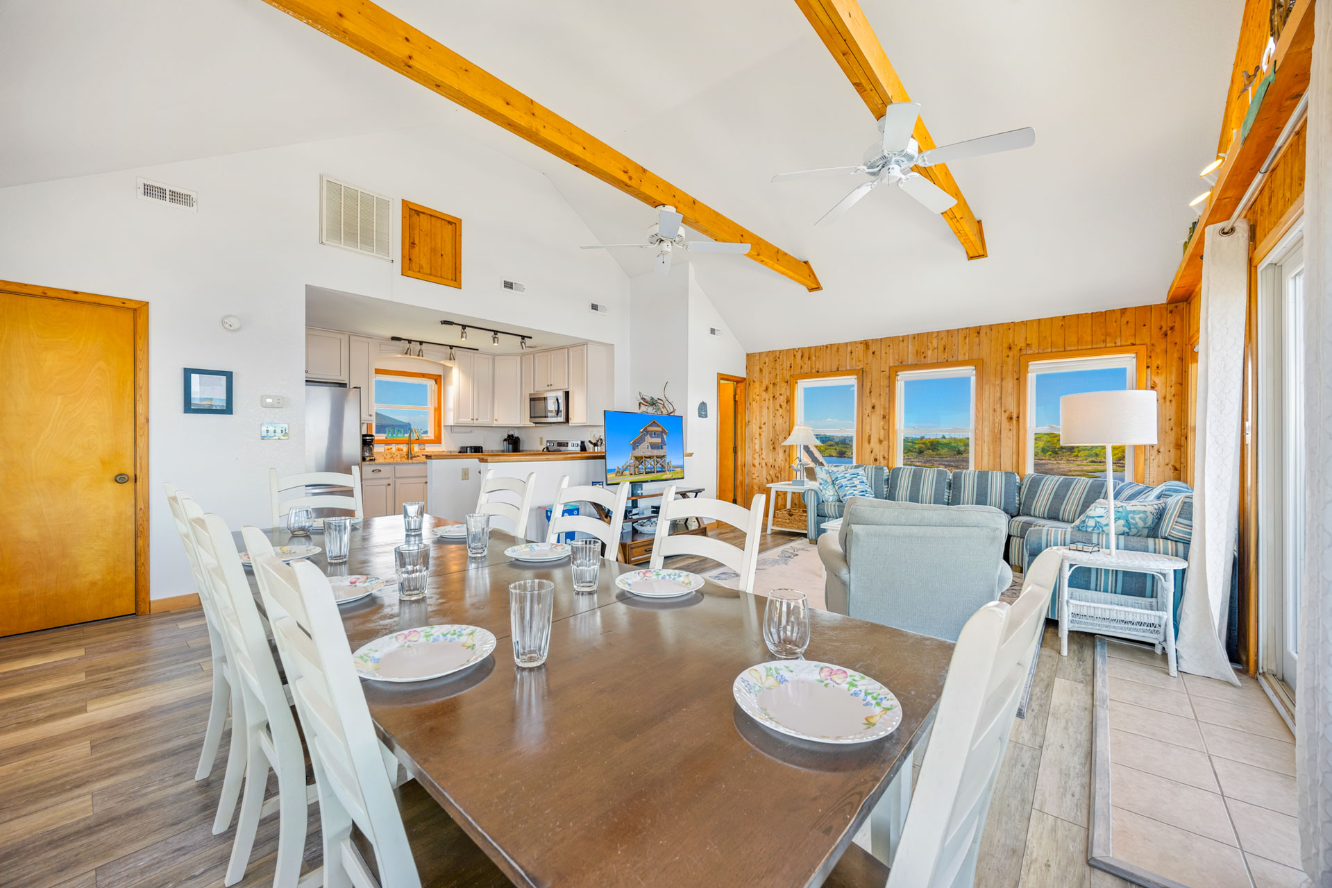 Surf Or Sound Realty 71 Wildwind Dining Area 2