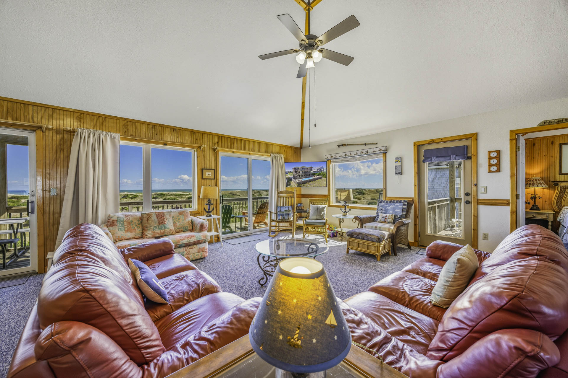 Surf Or Sound Realty 1230 Hideaway East Great Room 2