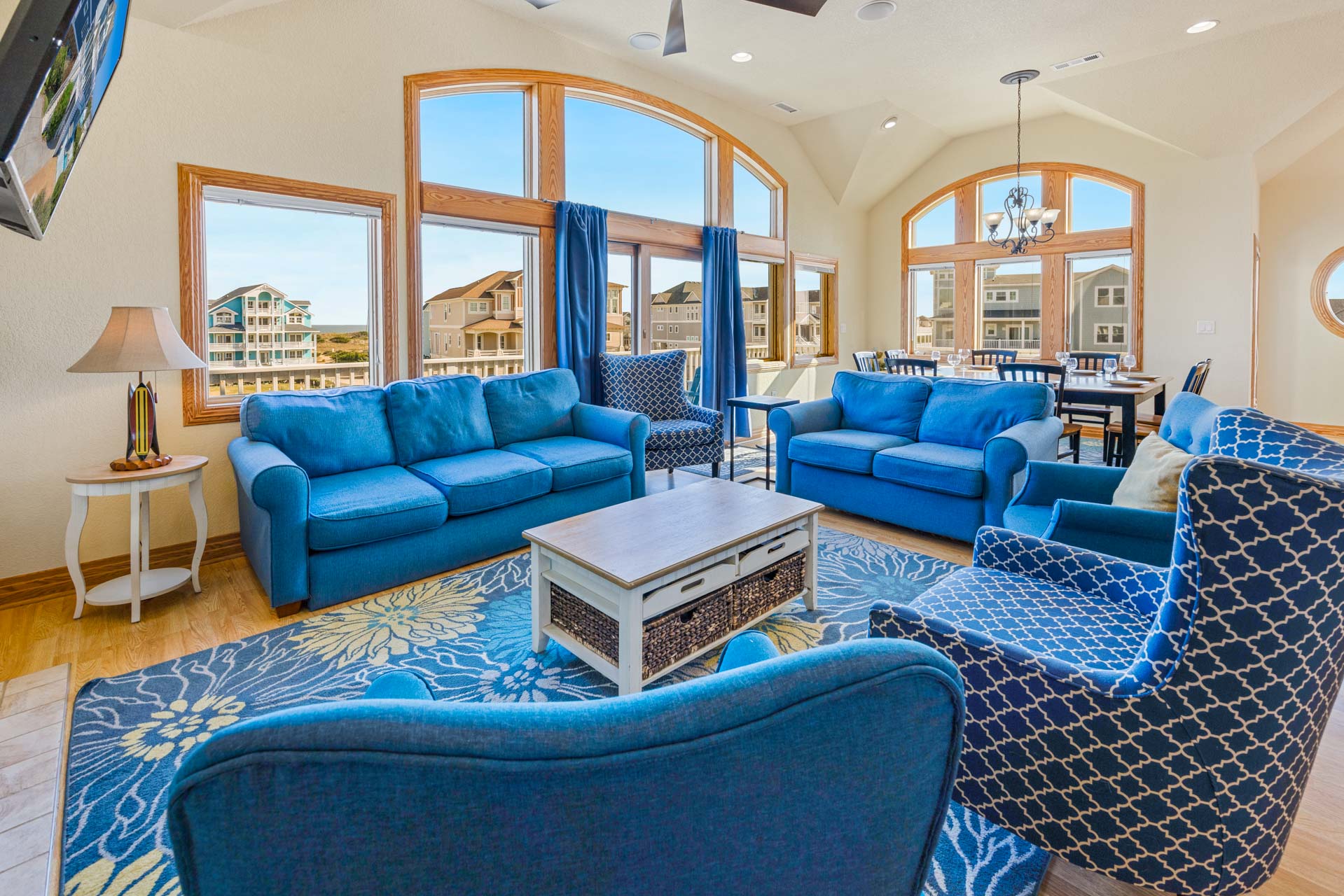 Surf Or Sound Realty 612 Yellowfin Great Room 3