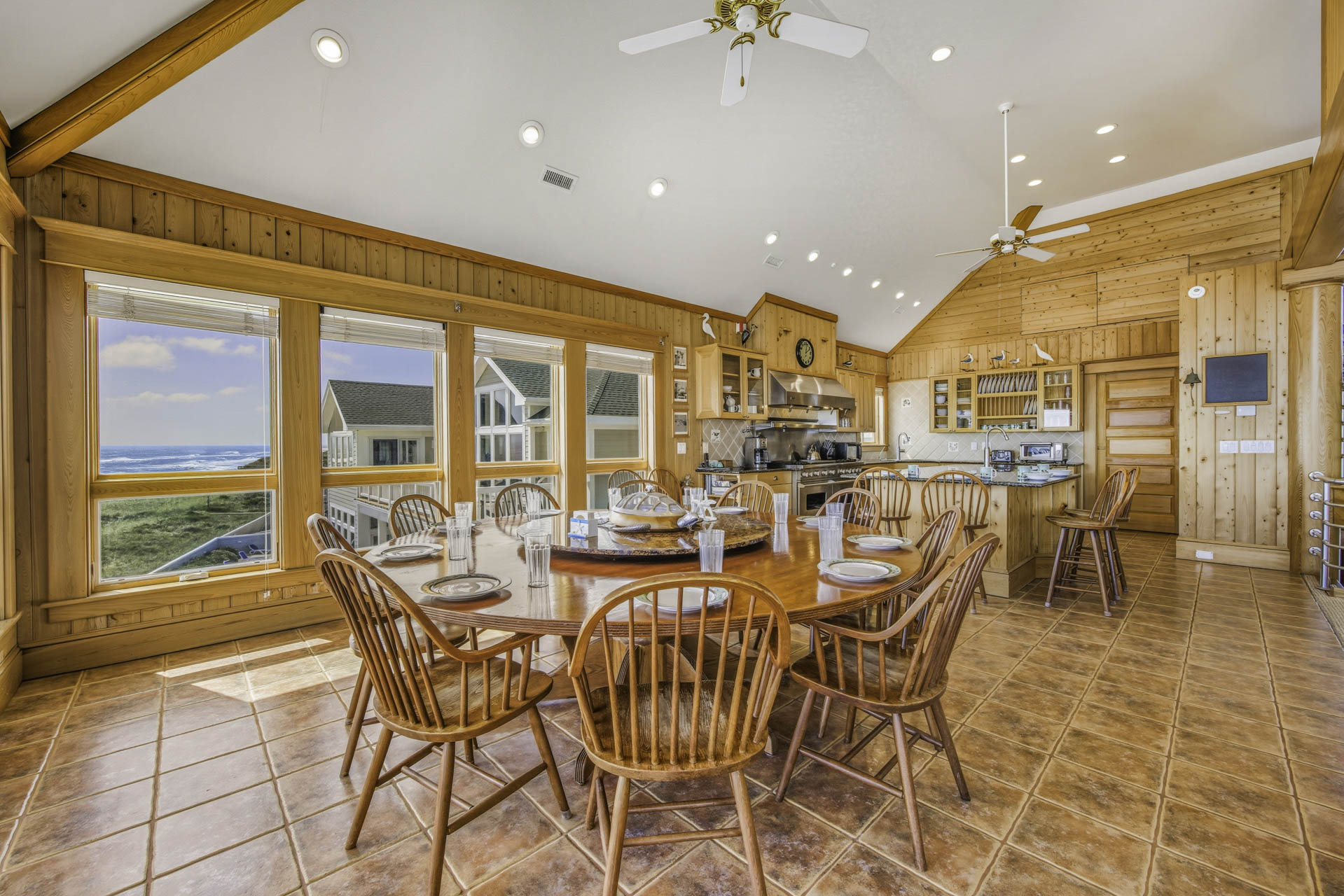 Surf Or Sound Realty 603 Seven Cousins Cottage Dining Area 2