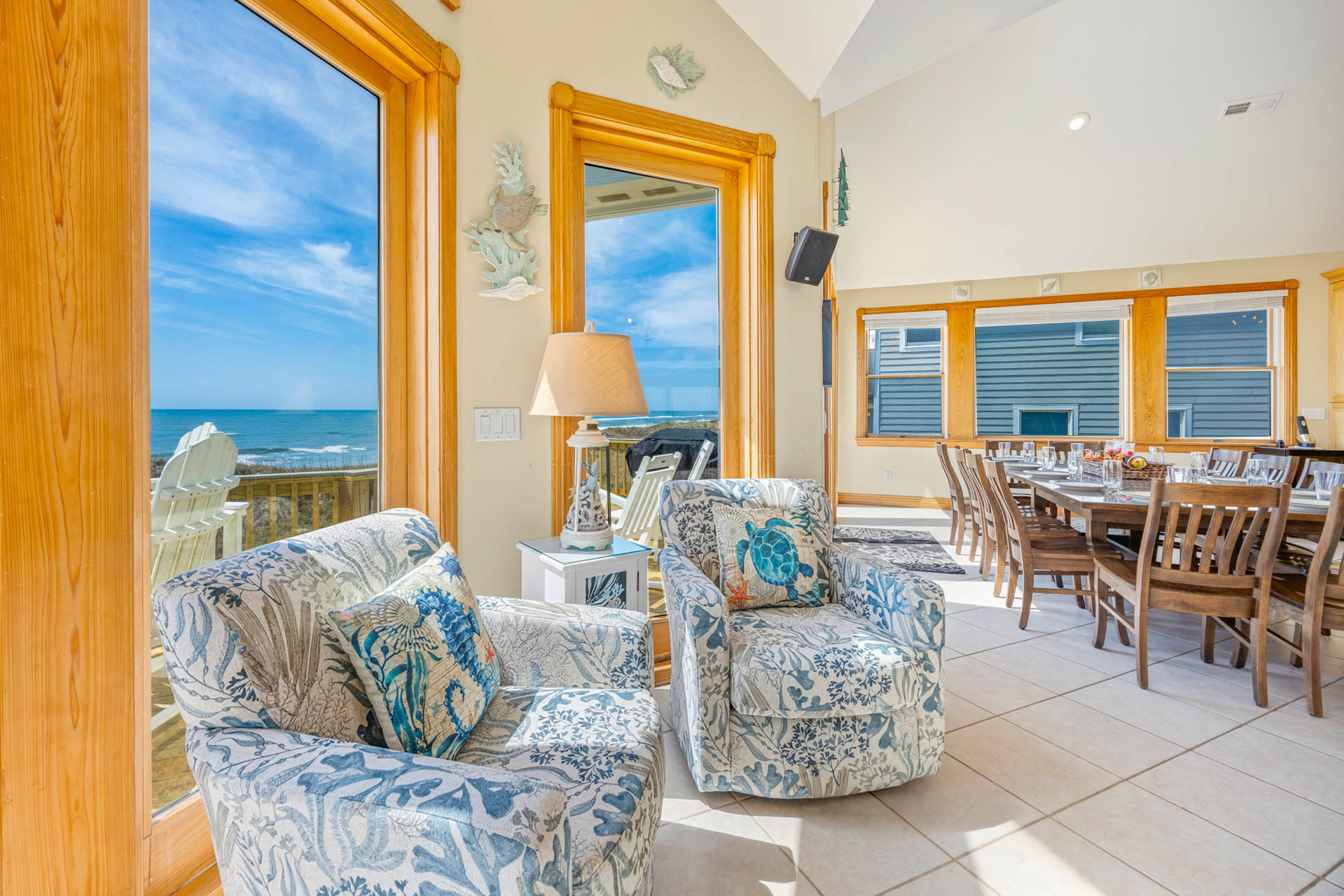 Surf Or Sound Realty 1145 Walkin On Sunshine Hatteras Great Room 8