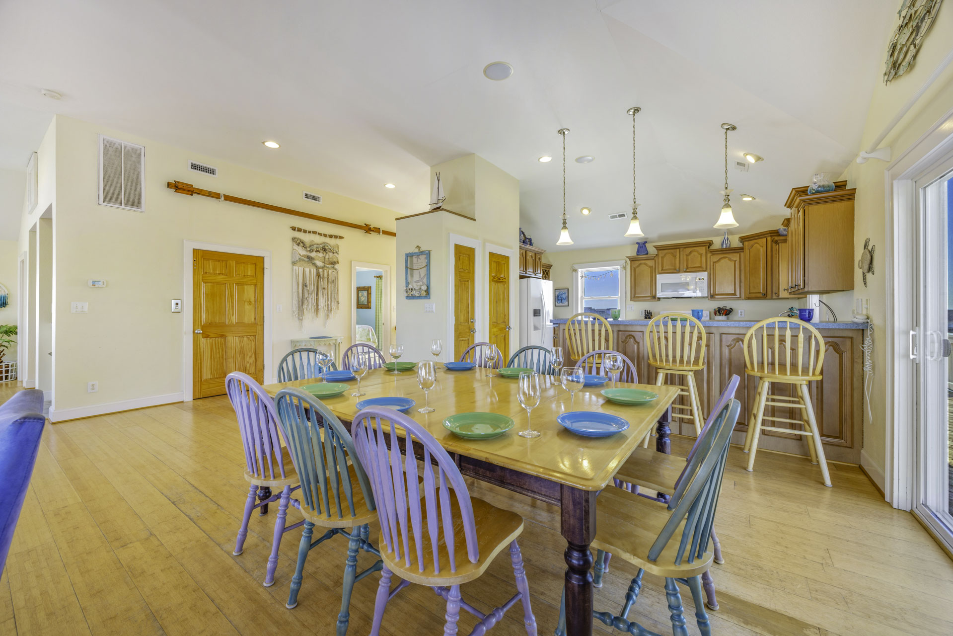 Surf Or Sound Realty 499 Jamaican Me Happy Dining Area 3