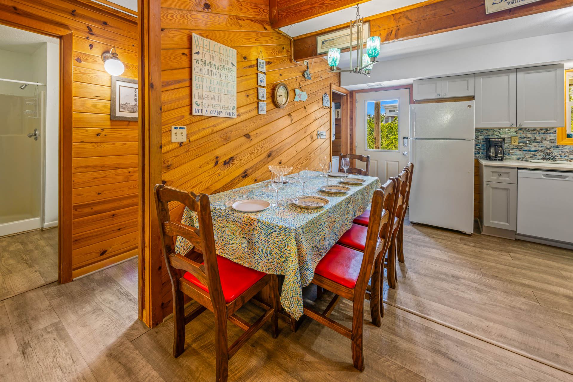 Surf Or Sound Realty 955 Sealoft Dining Area