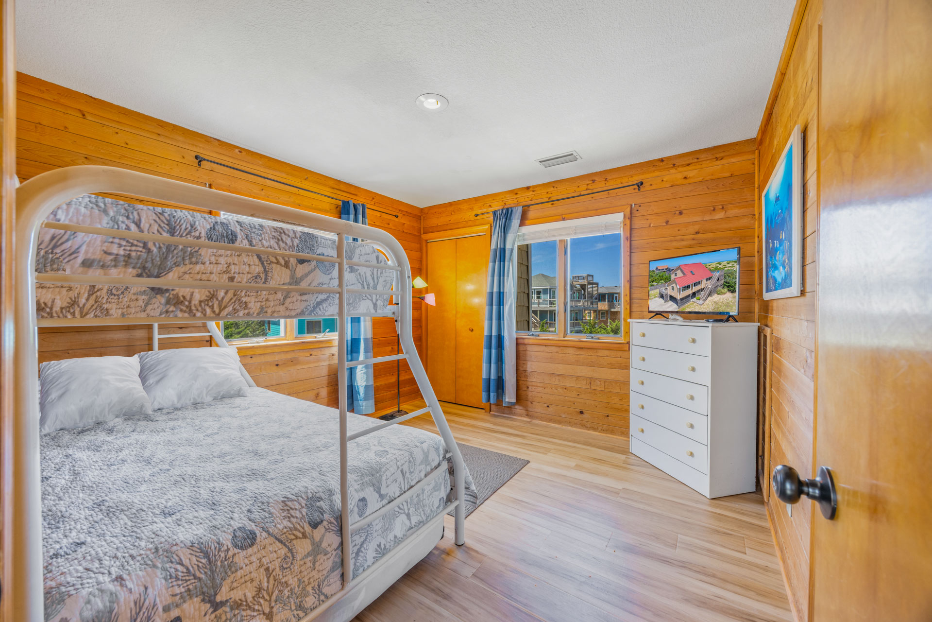 Surf Or Sound Realty 1258 Idle Minds Bedroom 3
