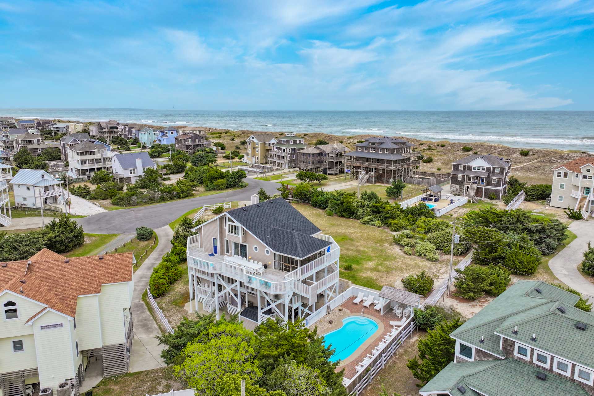 Surf Or Sound Realty 638 The Hatteras House Exterior 4