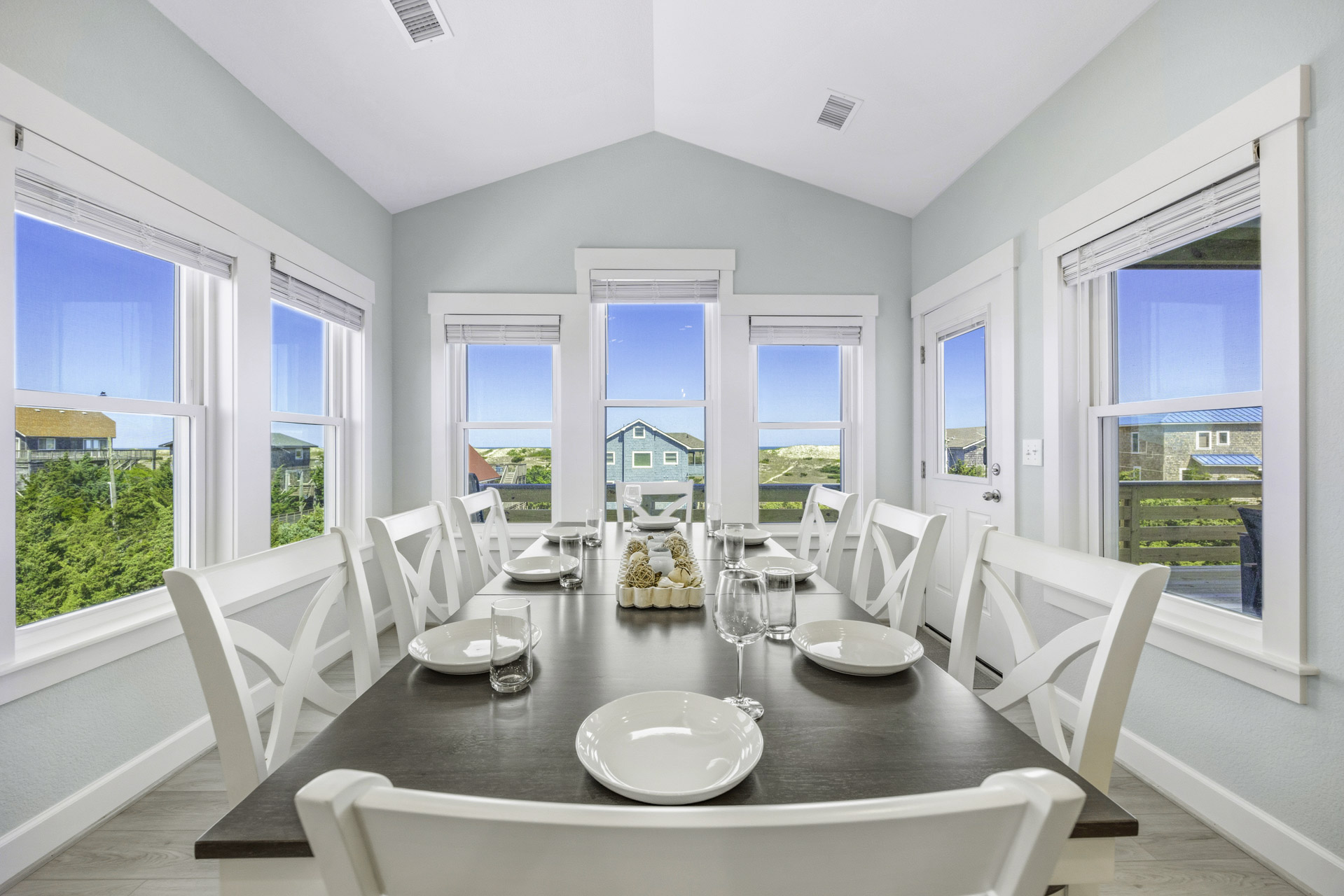 Surf Or Sound Realty 1247 Ohana By The Ocean Dining Area 2