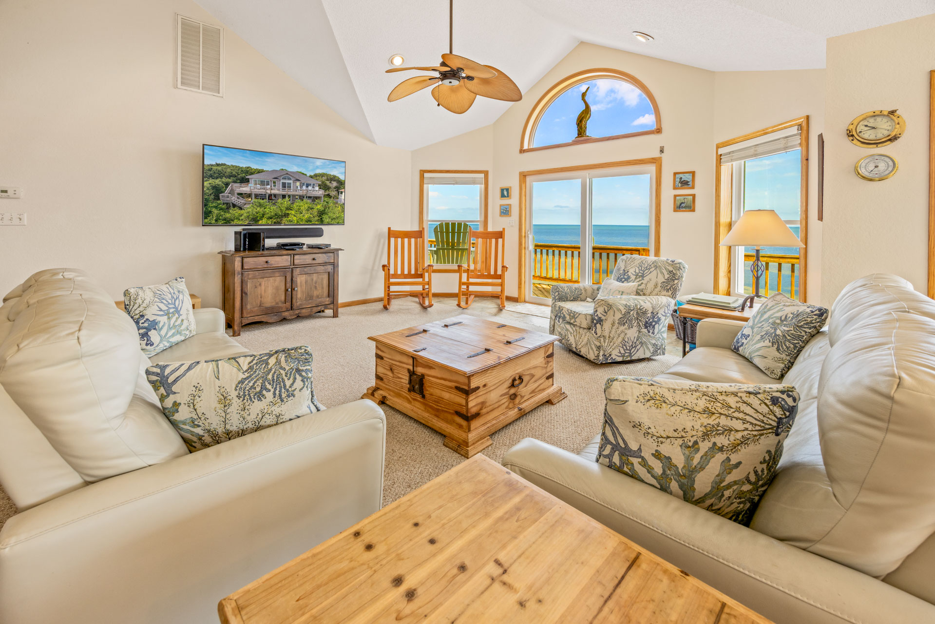 Surf Or Sound Realty 1227 The Treehouse Great Room 5