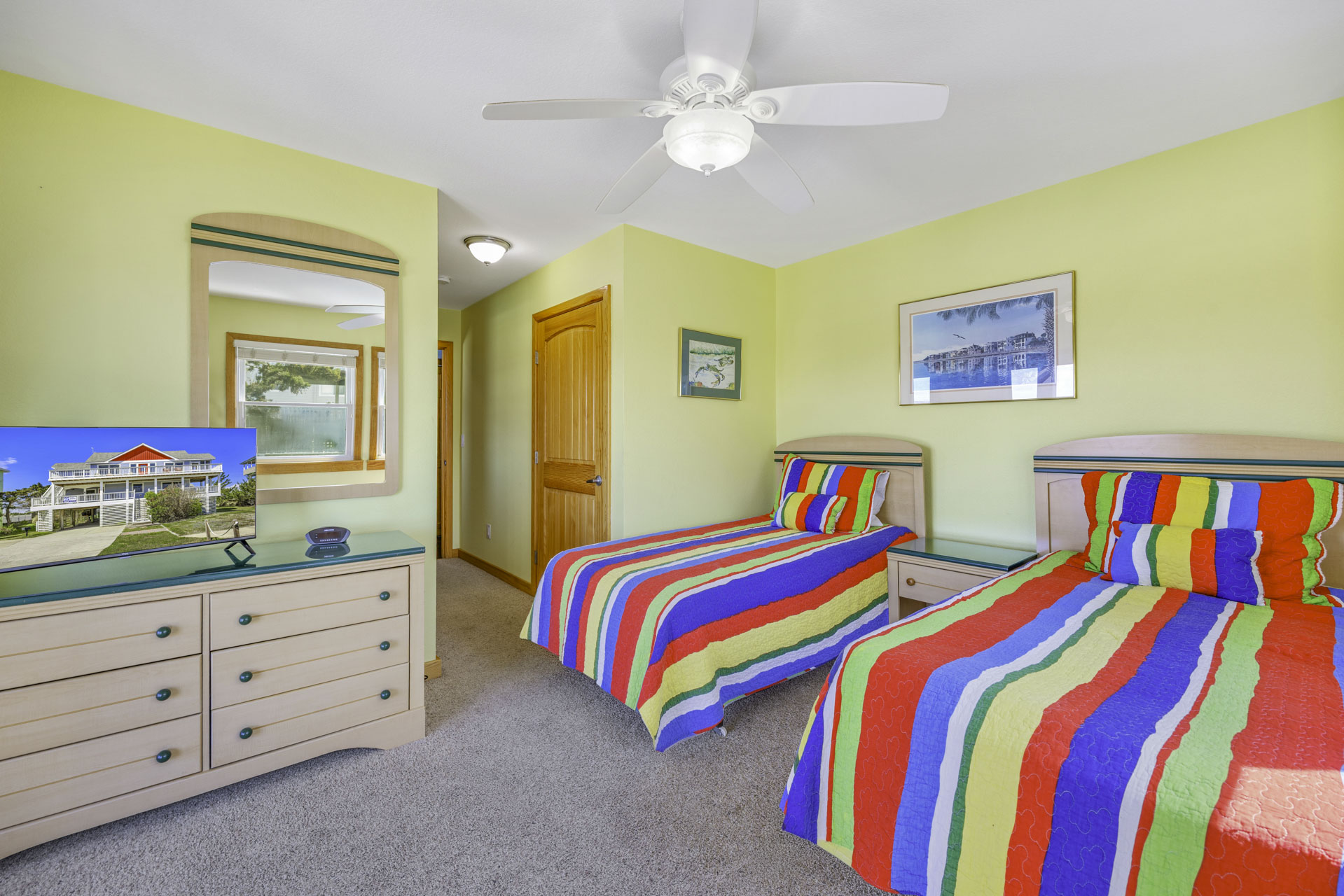 Surf Or Sound Realty 725 Sea Winds Bedroom 6