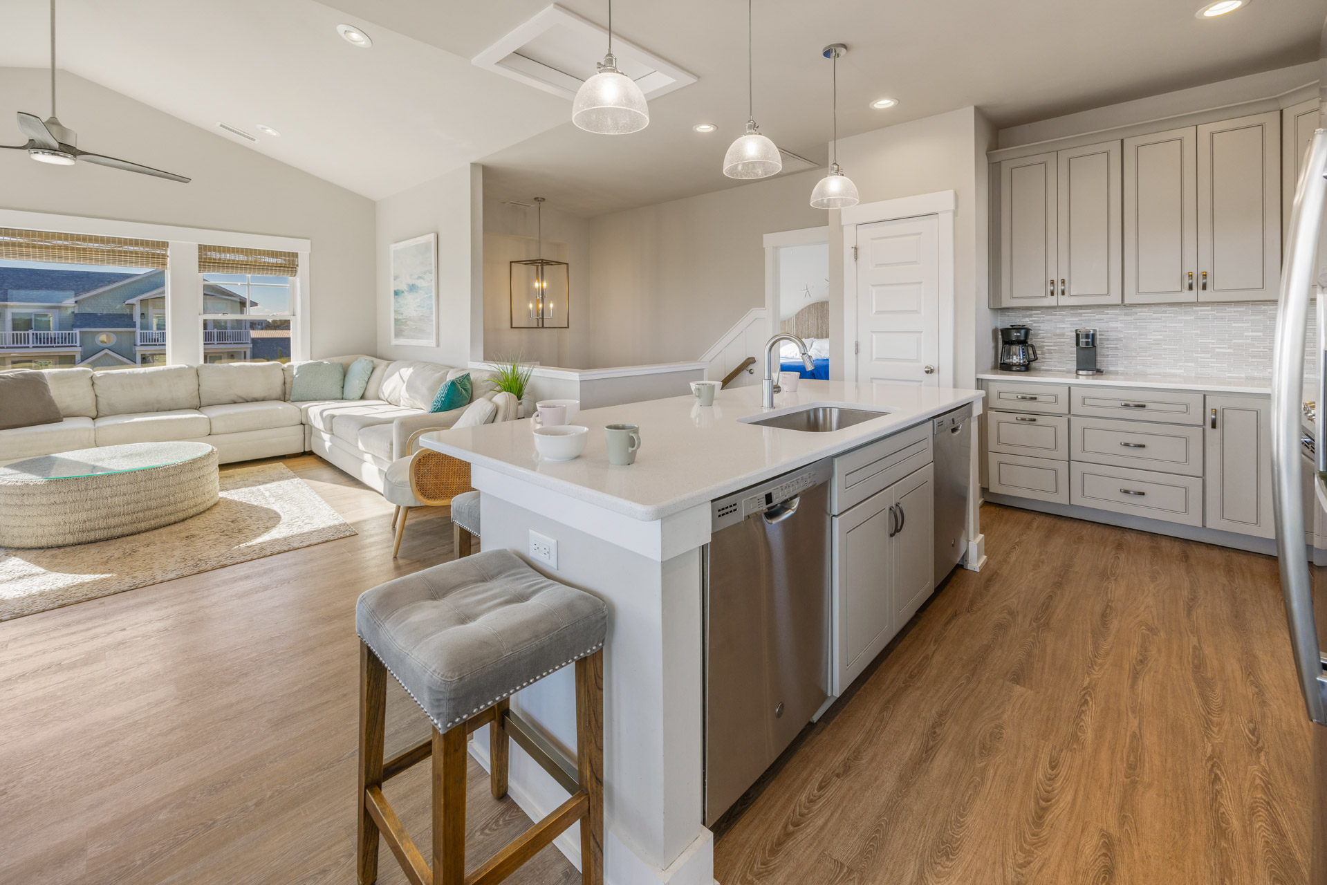 Surf Or Sound Realty 1219 Lunasea Kitchen 1