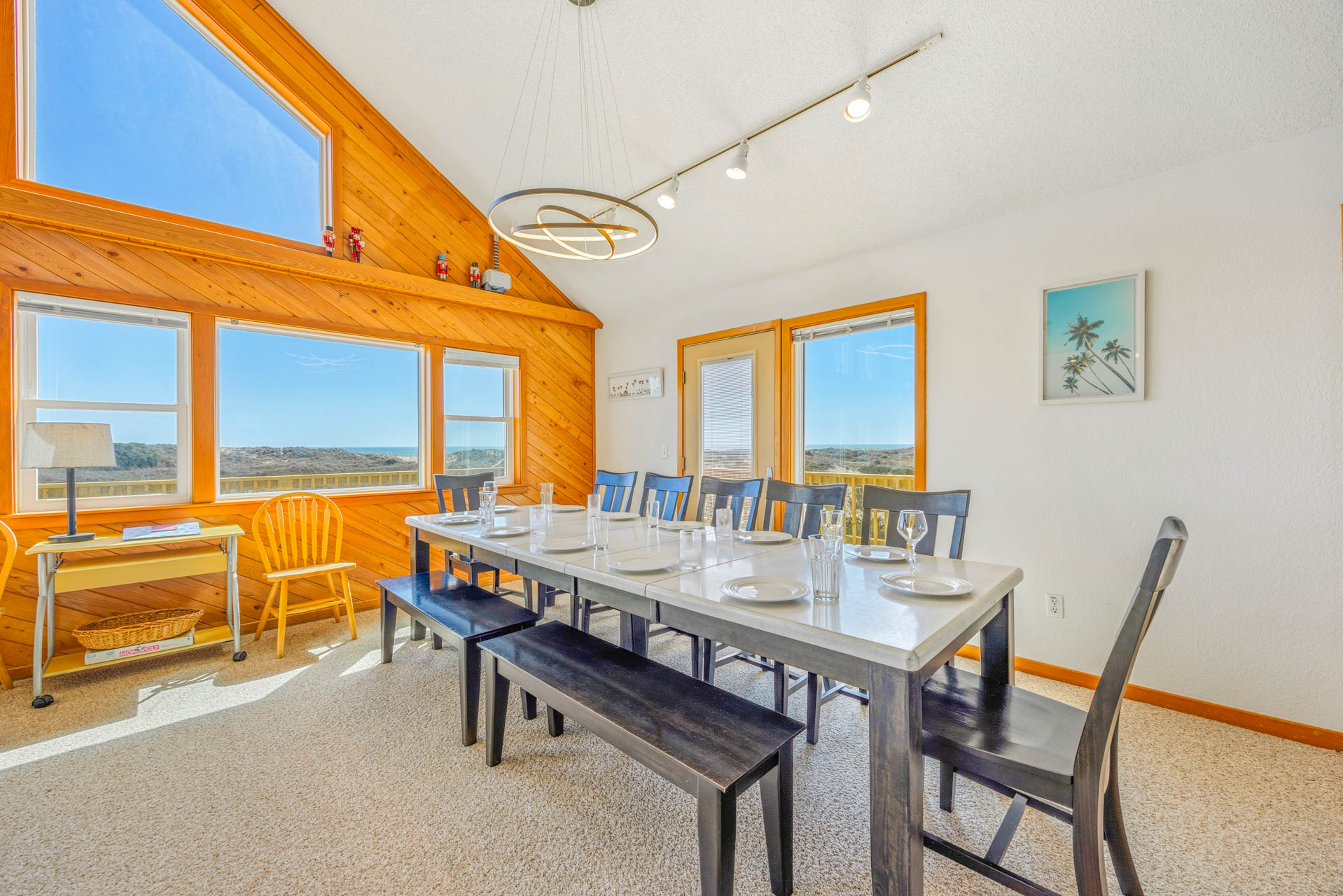 Surf Or Sound Realty 1041 Big Wednesday Dining Area 2