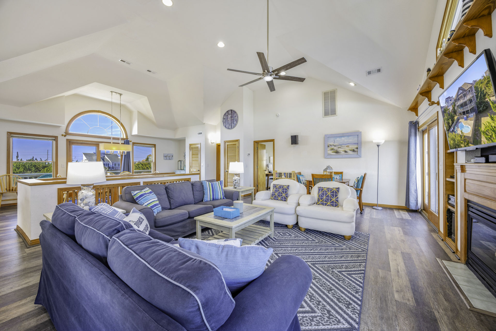 Surf Or Sound Realty 393 Sandfiddler Great Room 5