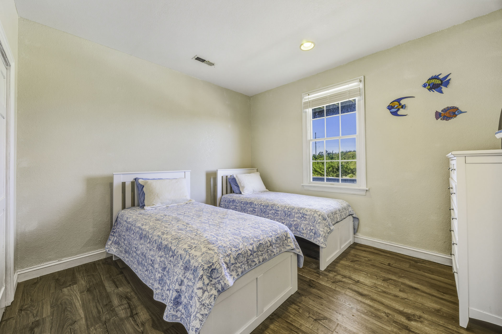 Surf Or Sound Realty 584 Skipper's Gig Bedroom 5 1