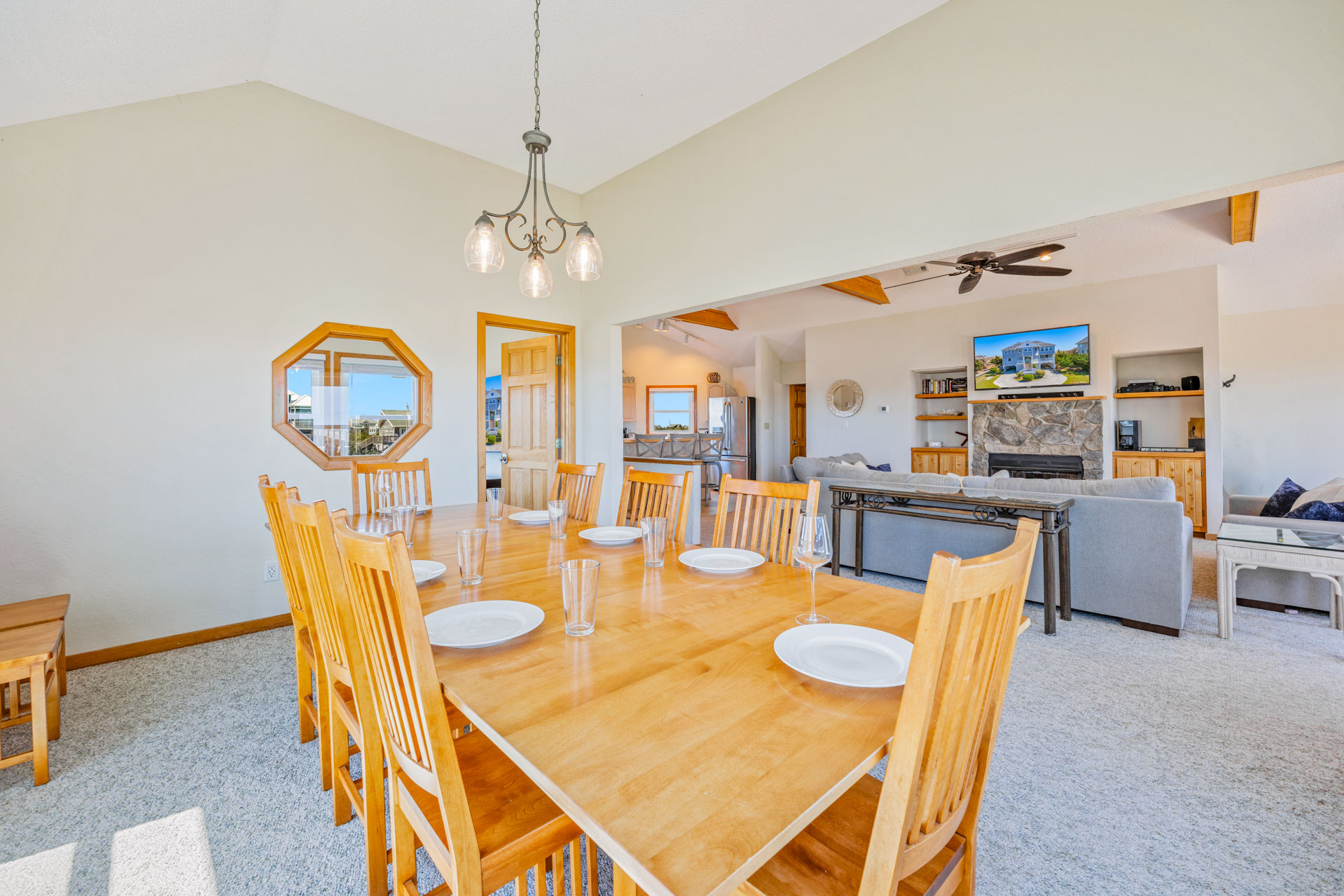 Surf Or Sound Realty 1208 Tranquil Waves Dining Area 2
